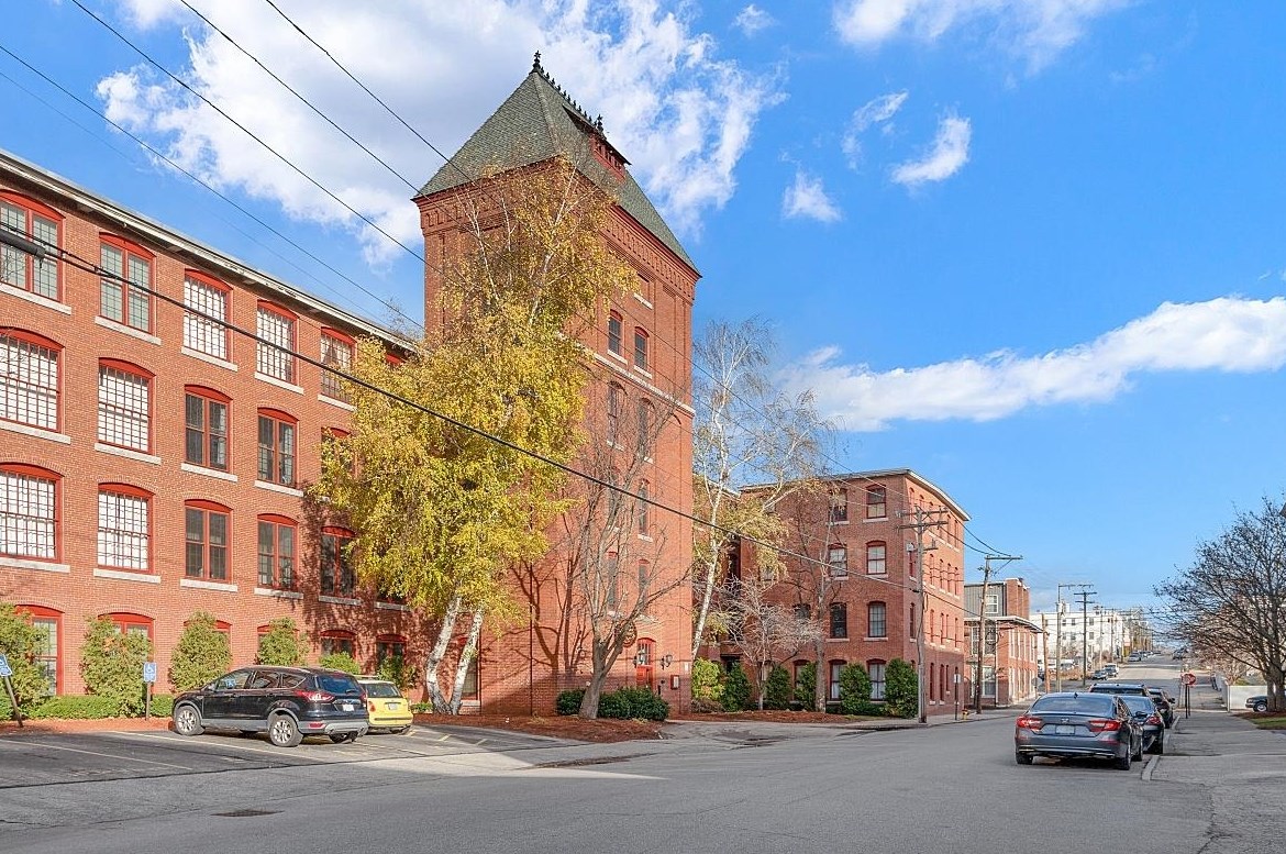 470 Silver St, Manchester NH  03103-5000 exterior