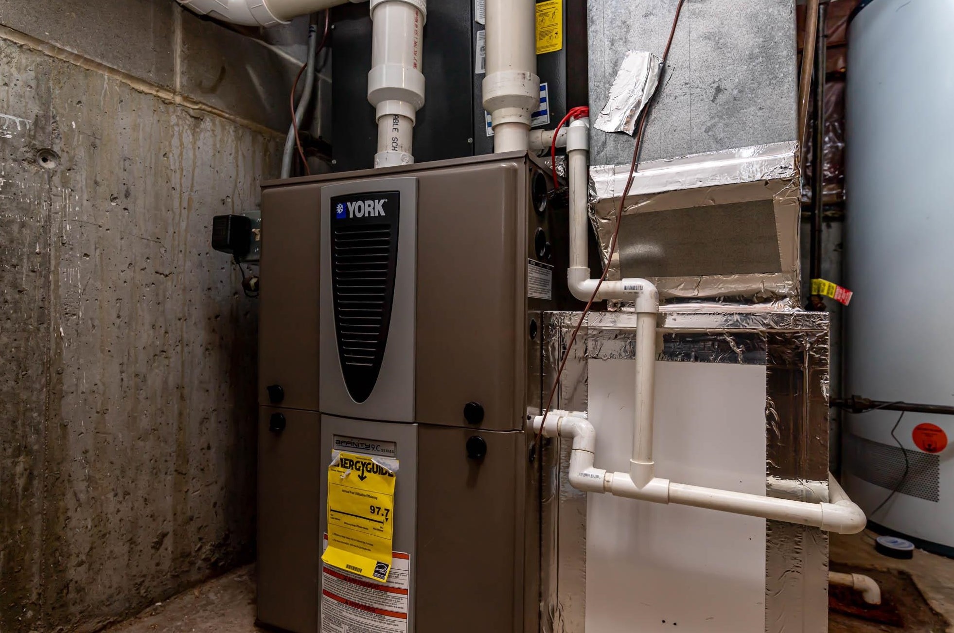 25 Hawthorne Vlg Rd, Nashua NH 03062-2274 exterior