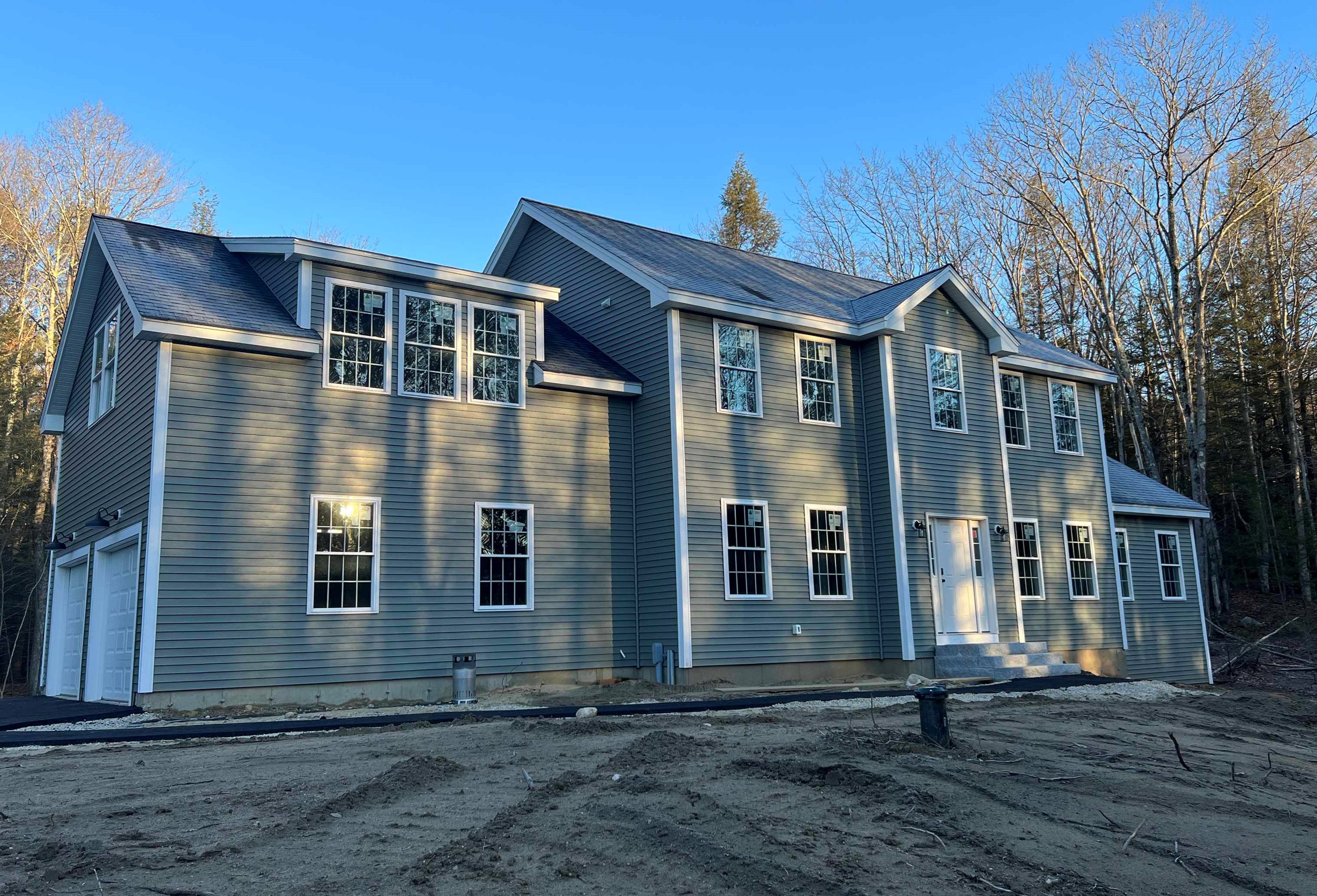 12 Dutton Cir, Mount Vernon, NH 03057