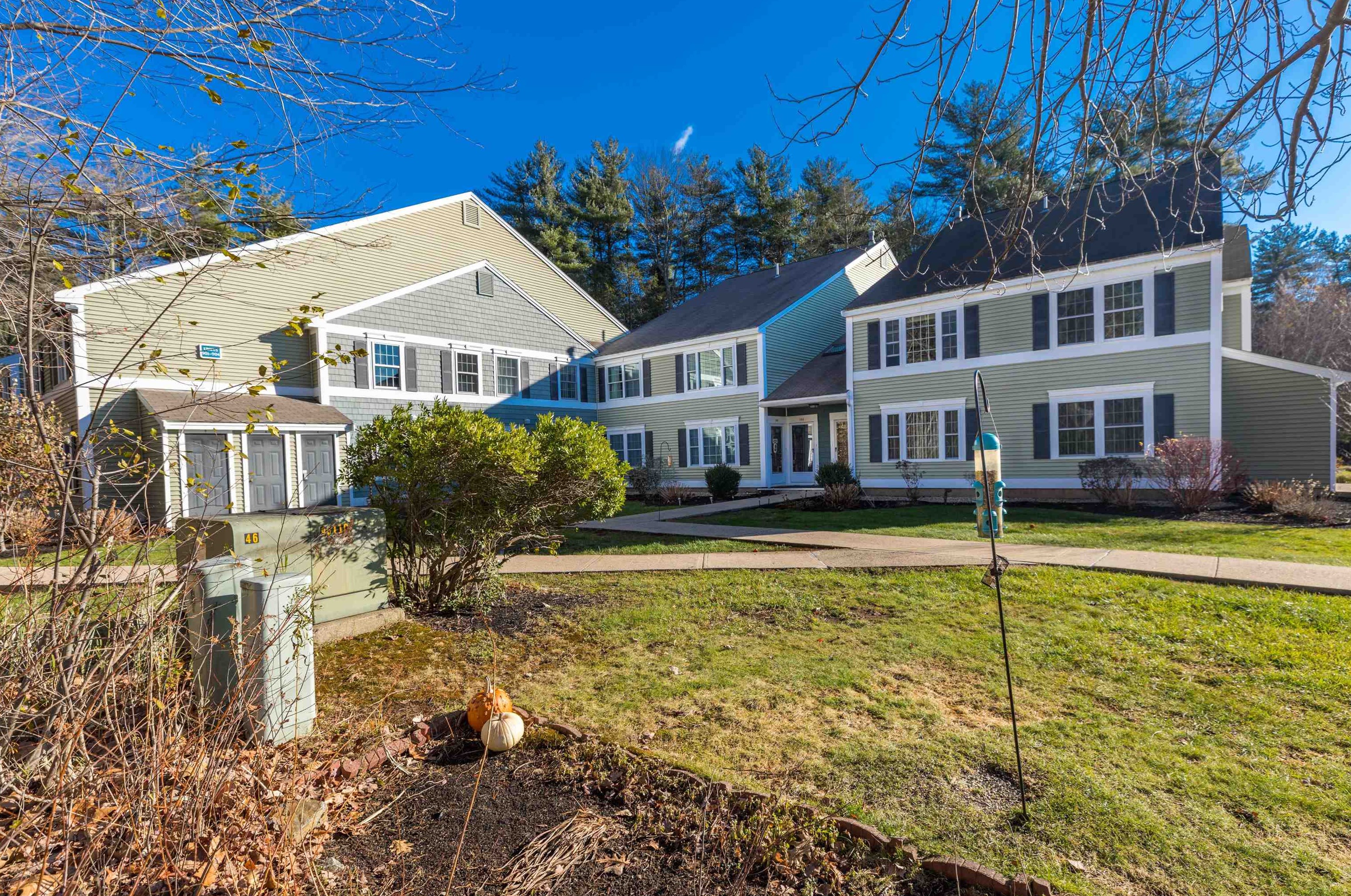 907 Springbrook Cir, Kensington, NH 03833