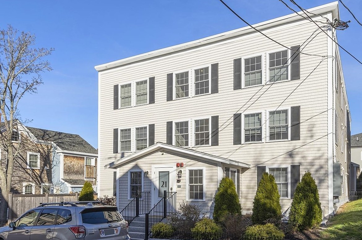 21 Brewster St #3, Portsmouth, NH 03801