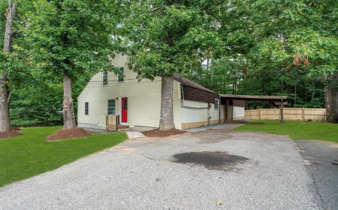 32 Lisa Ave, Raymond, NH 03077