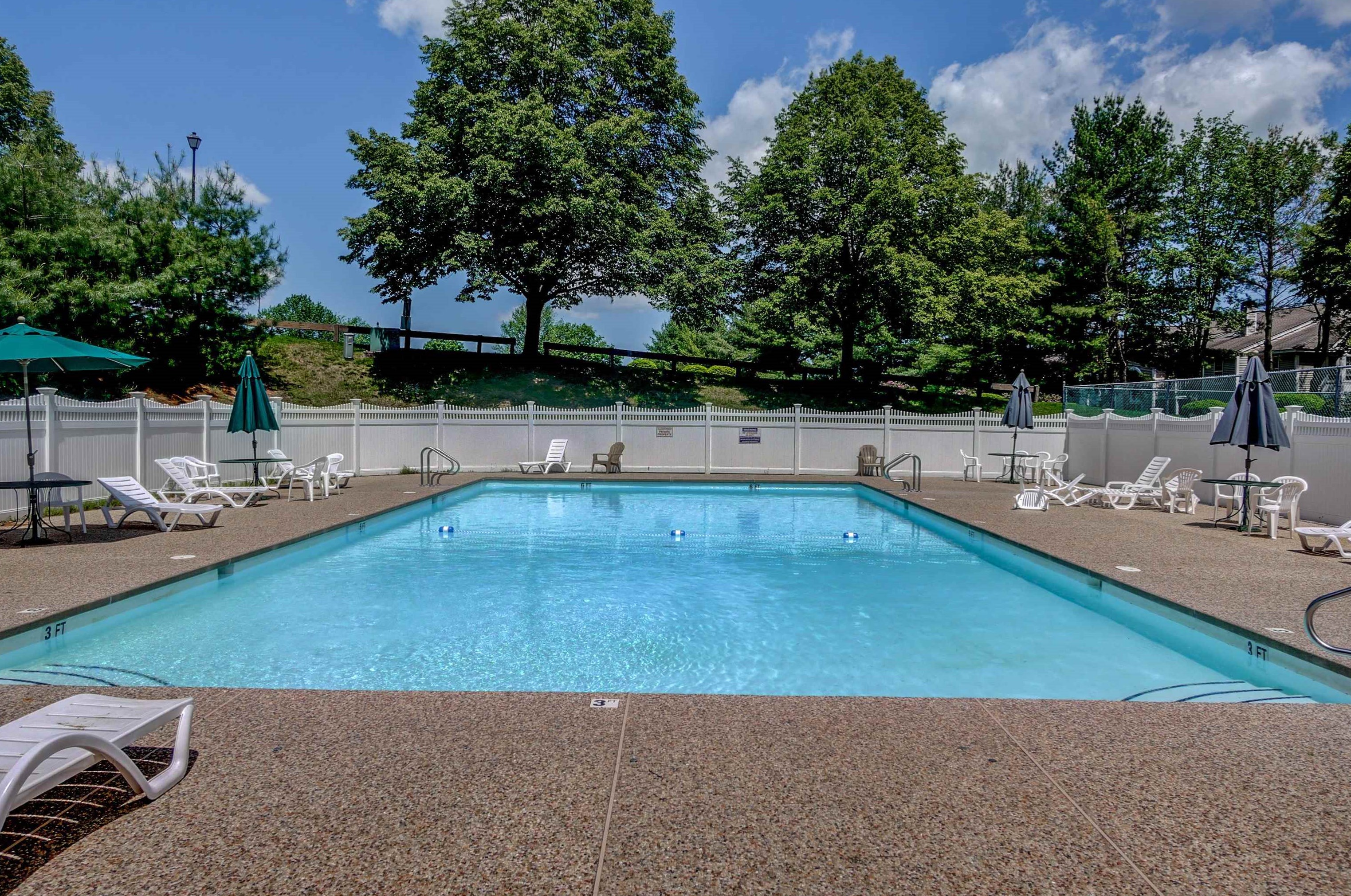 94 Middlesex Rd, Merrimack NH 03054-2769 exterior