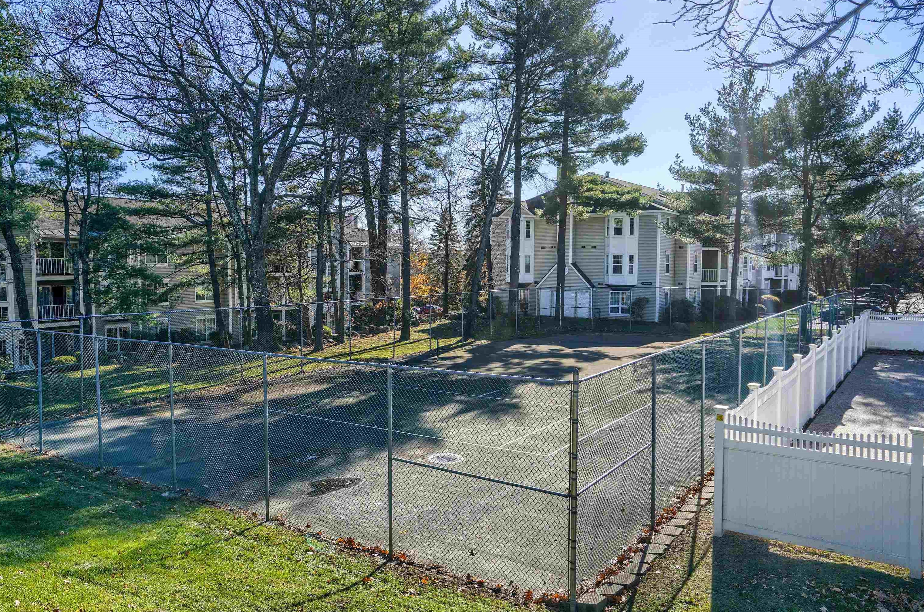 94 Middlesex Rd, Merrimack NH 03054-2769 exterior