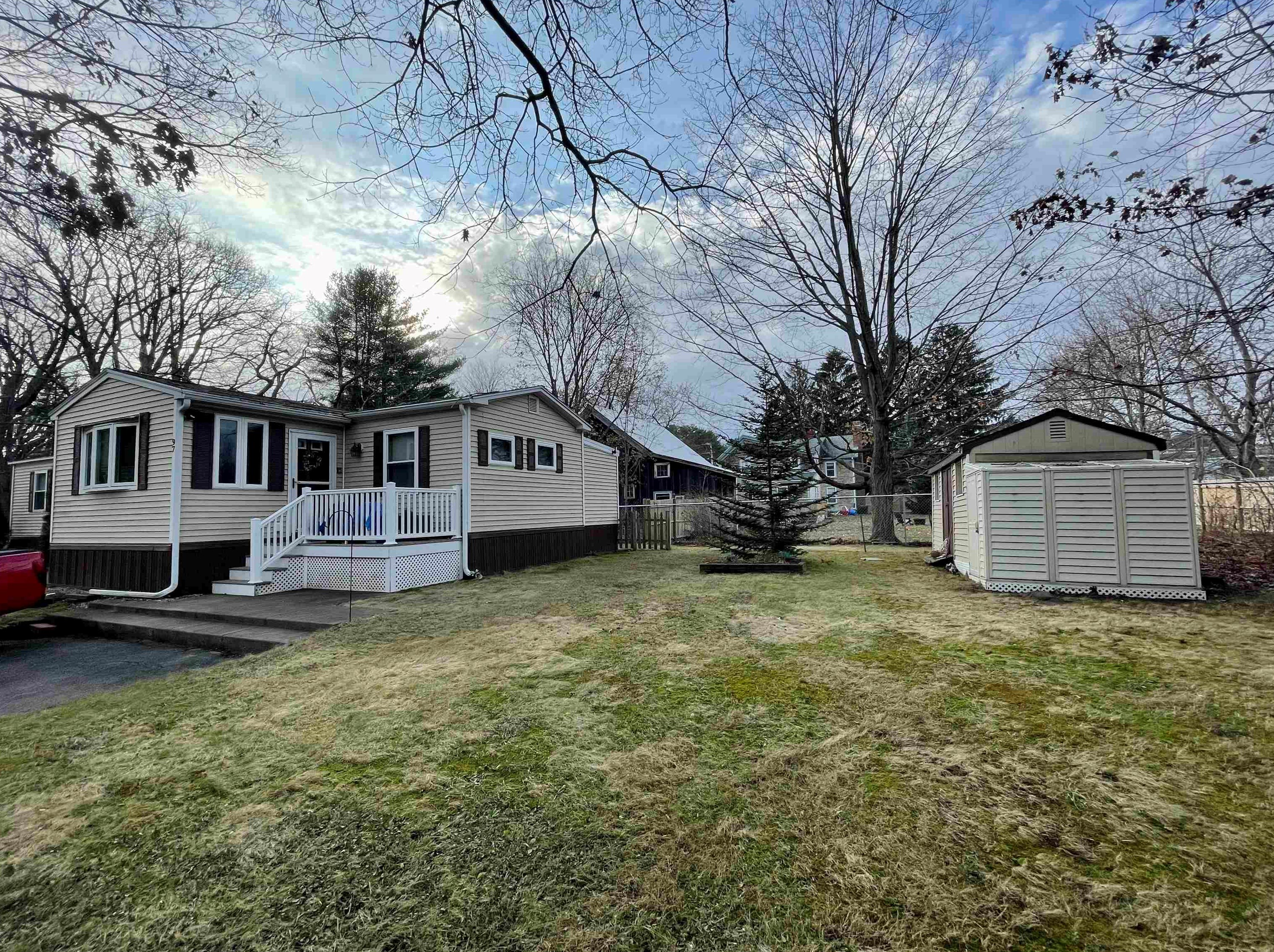 97 Cynthia Cir, Seabrook, NH 03874