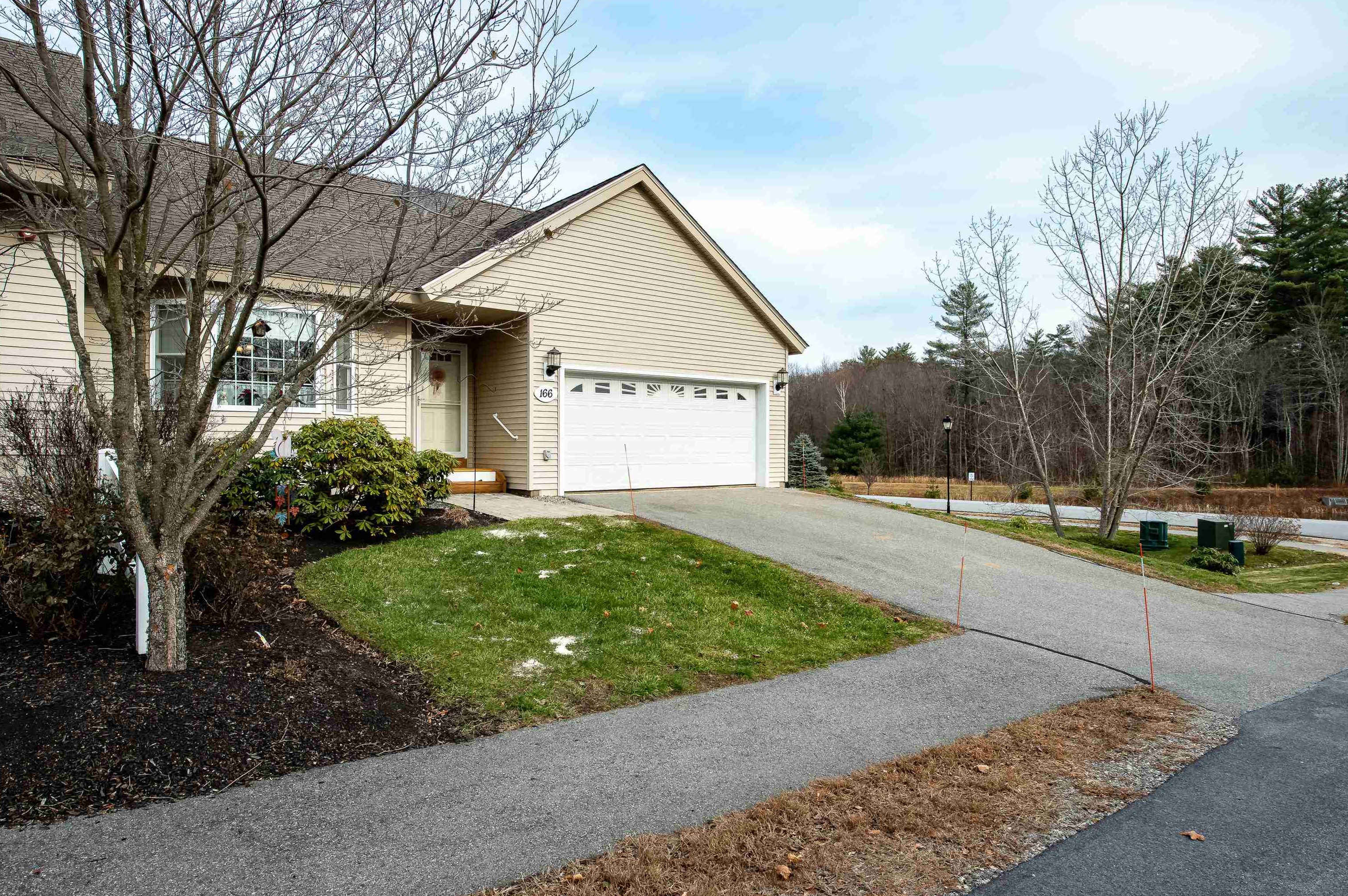 166 Hall Rd, Fremont, NH 03044
