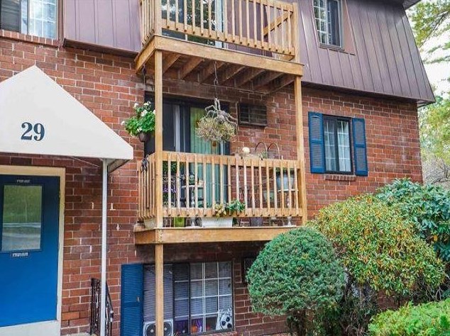 29 Old Hackett Hill Rd #2e, Manchester, NH 03102
