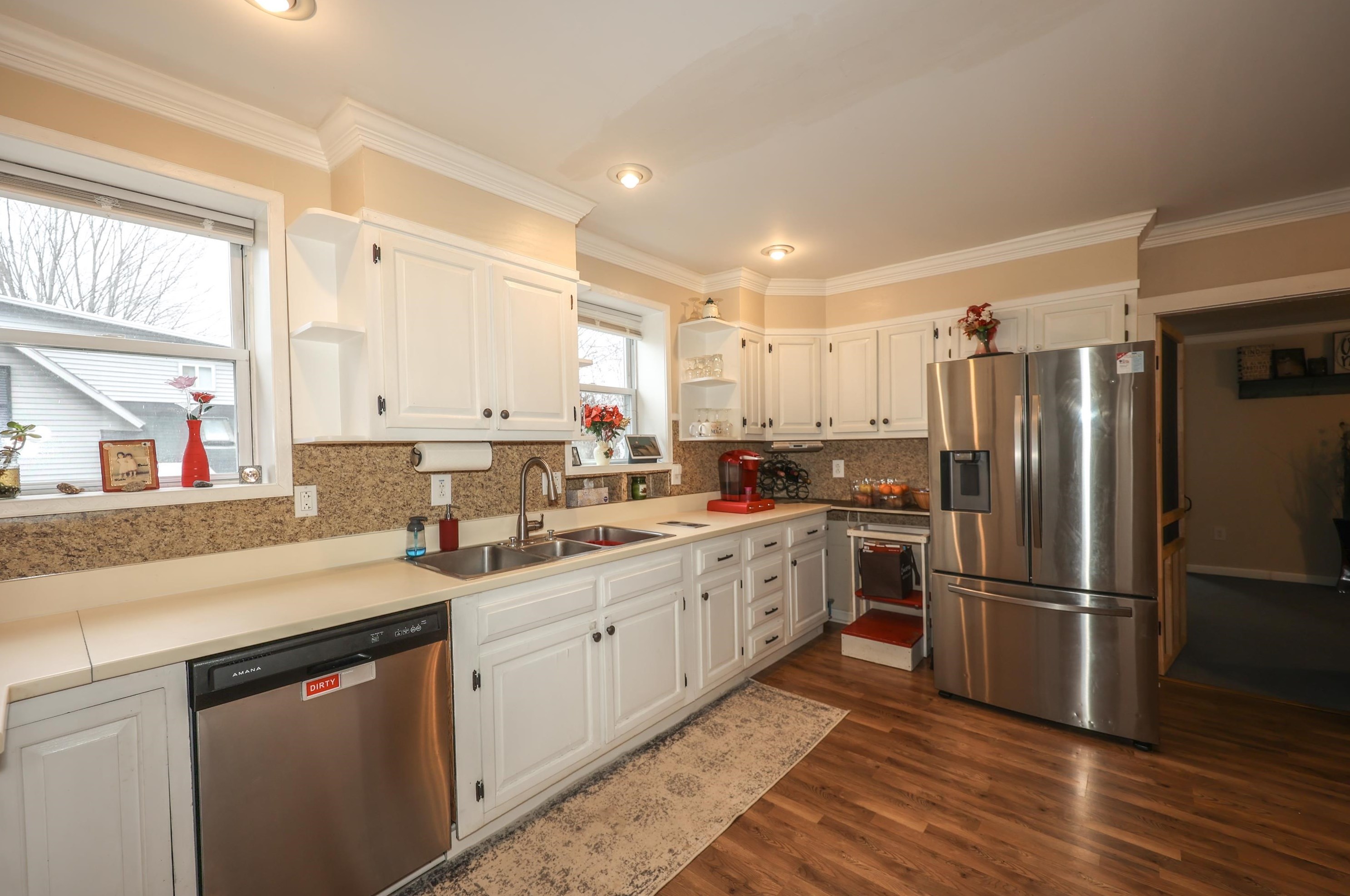 19 Maple St, Manchester NH  03106-1509 exterior