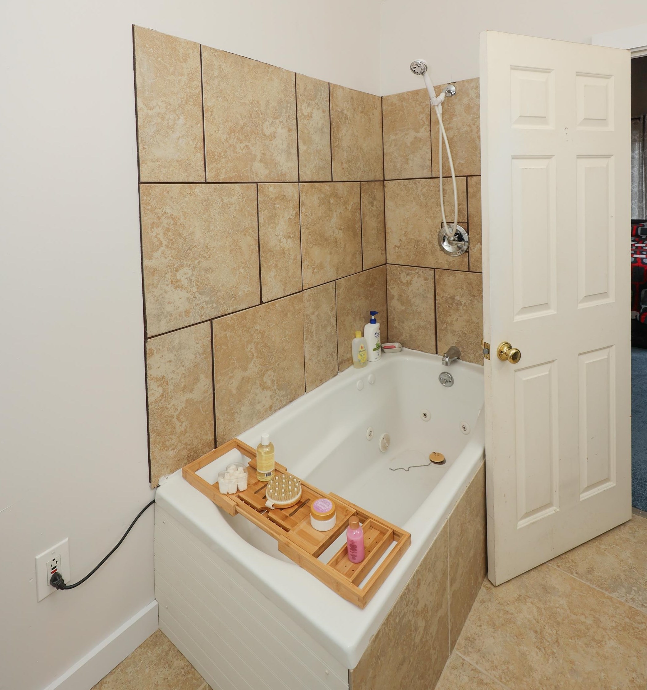 19 Maple St, Manchester NH  03106-1509 exterior