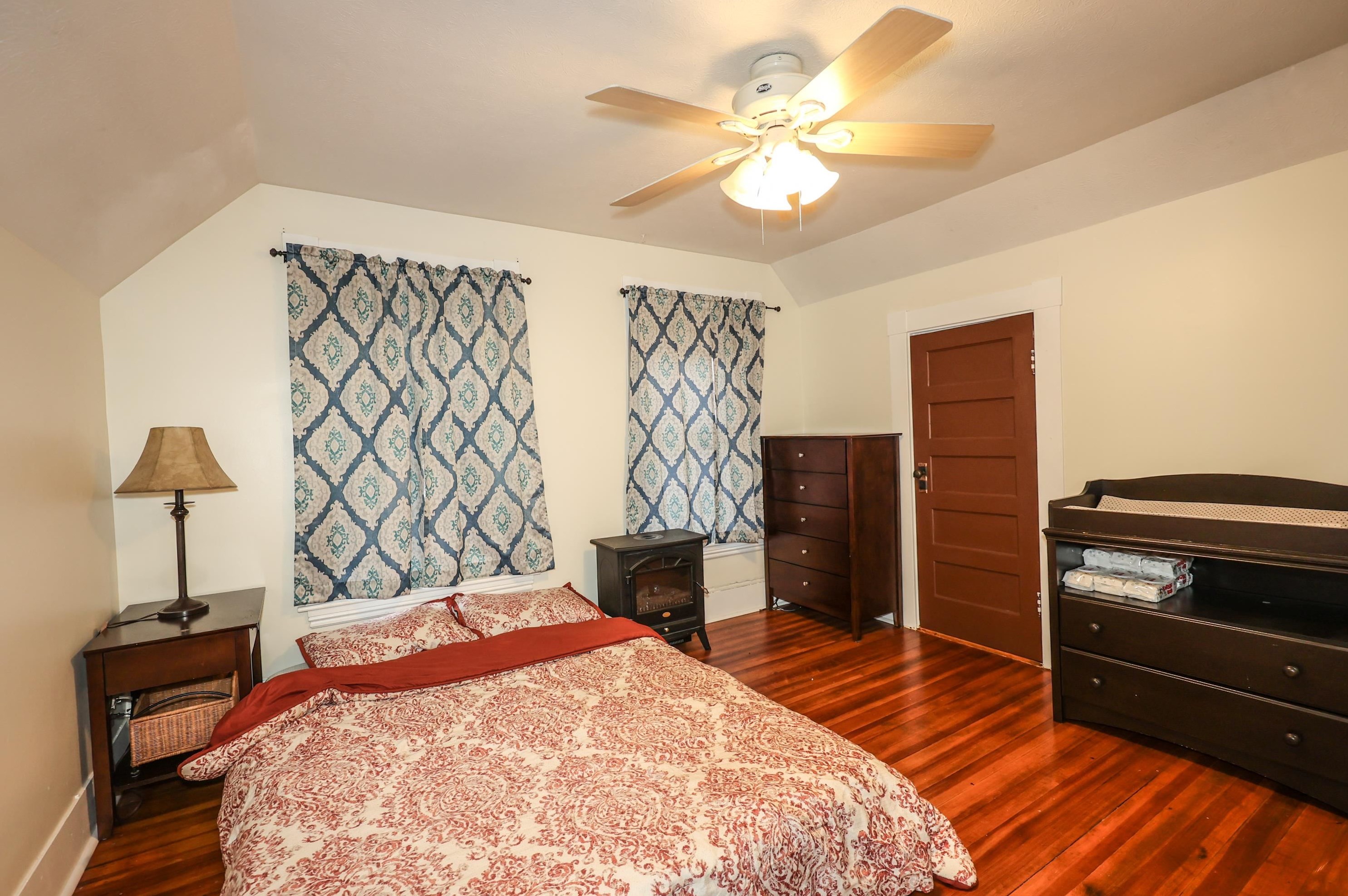 19 Maple St, Manchester NH  03106-1509 exterior