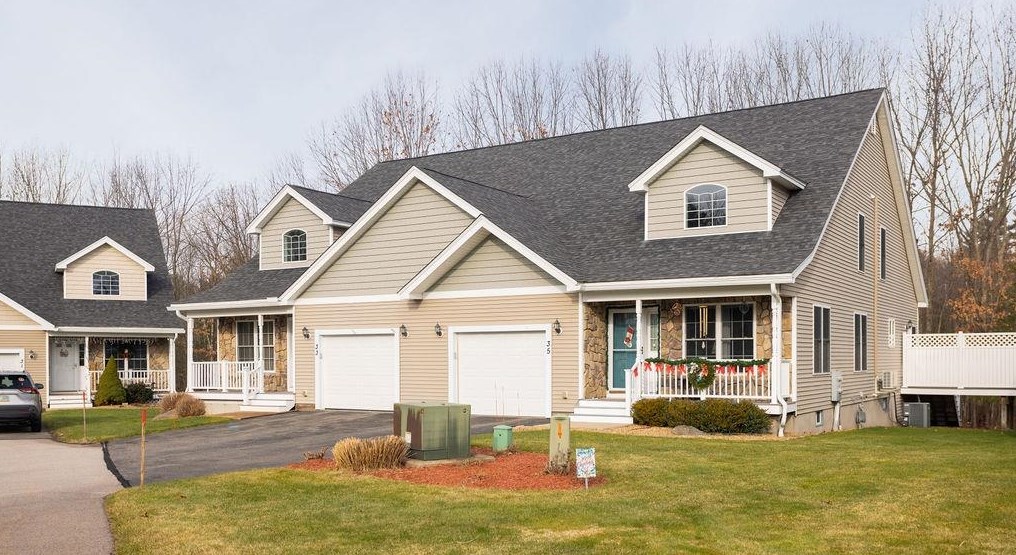 33 Arbor Cir, Hudson, NH 03052-2648