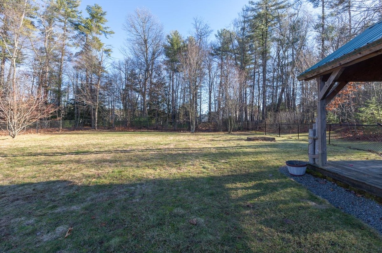 129 Charles Bancroft Hwy, Hudson NH  03052-2409 exterior