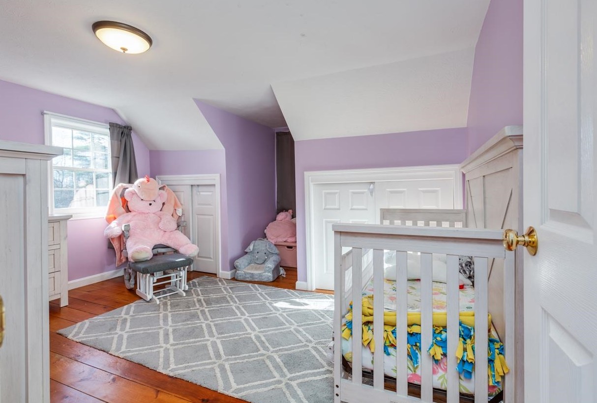 129 Charles Bancroft Hwy, Hudson NH  03052-2409 exterior