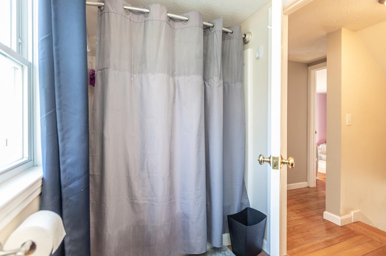 129 Charles Bancroft Hwy, Hudson NH  03052-2409 exterior