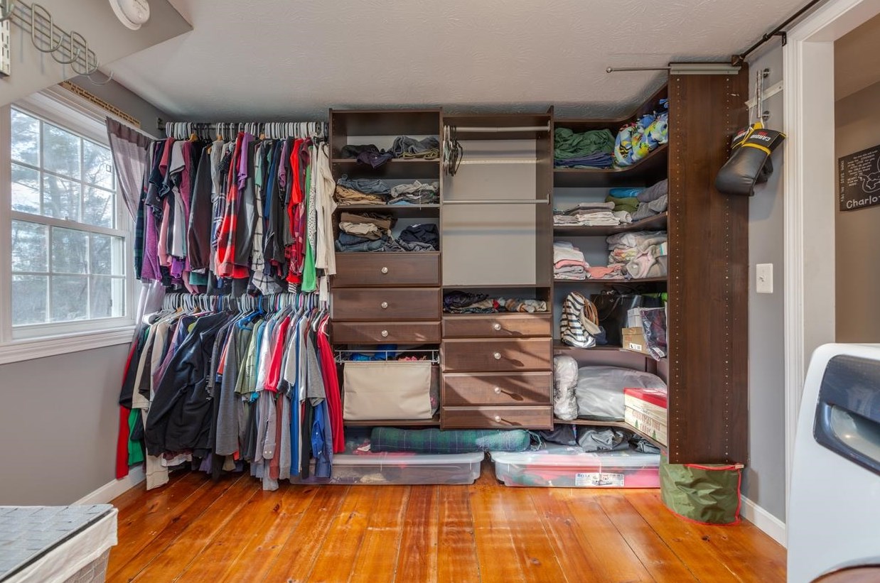 129 Charles Bancroft Hwy, Hudson NH  03052-2409 exterior