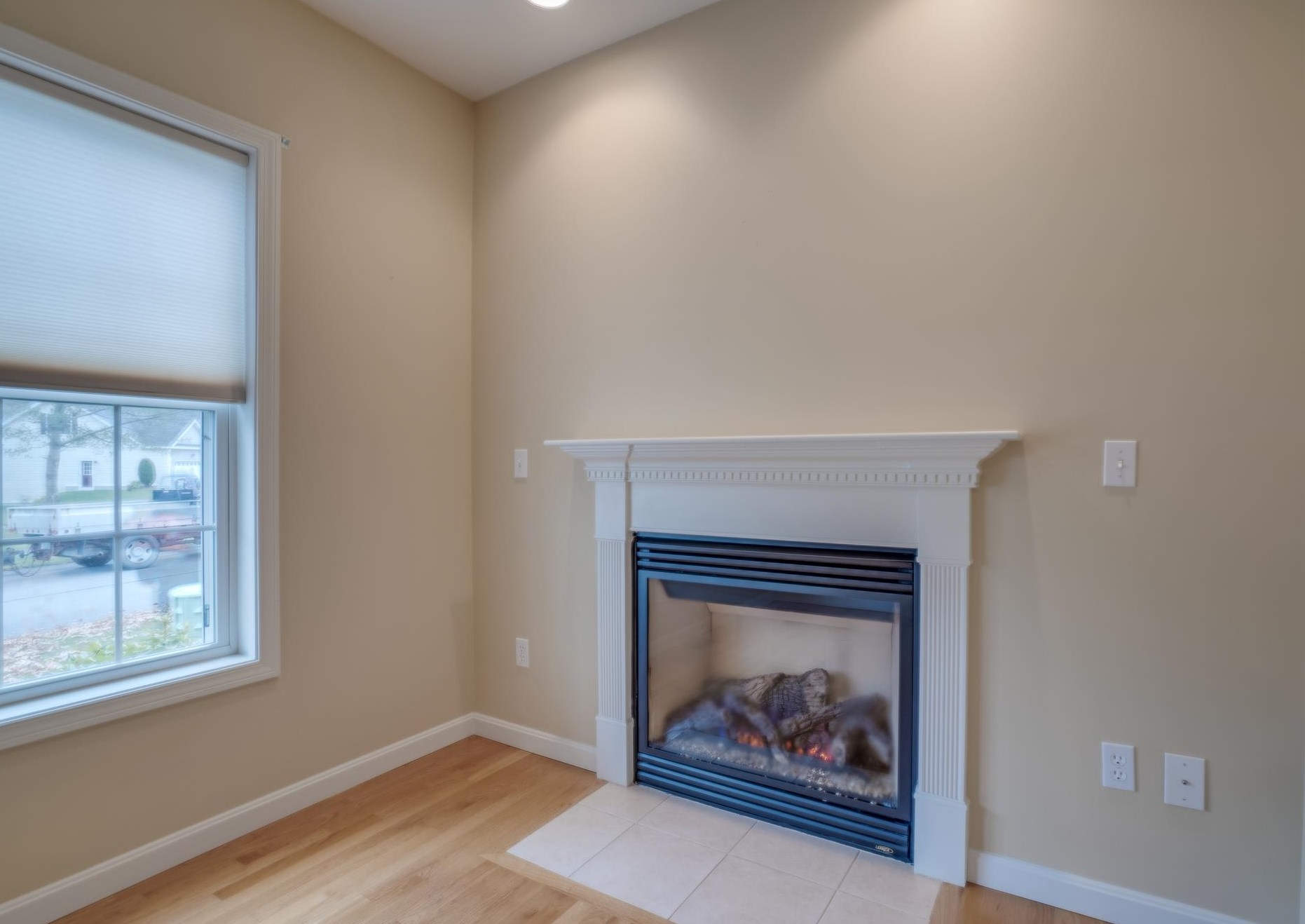 27 Stearns Ln, Merrimack NH 03054-6402 exterior