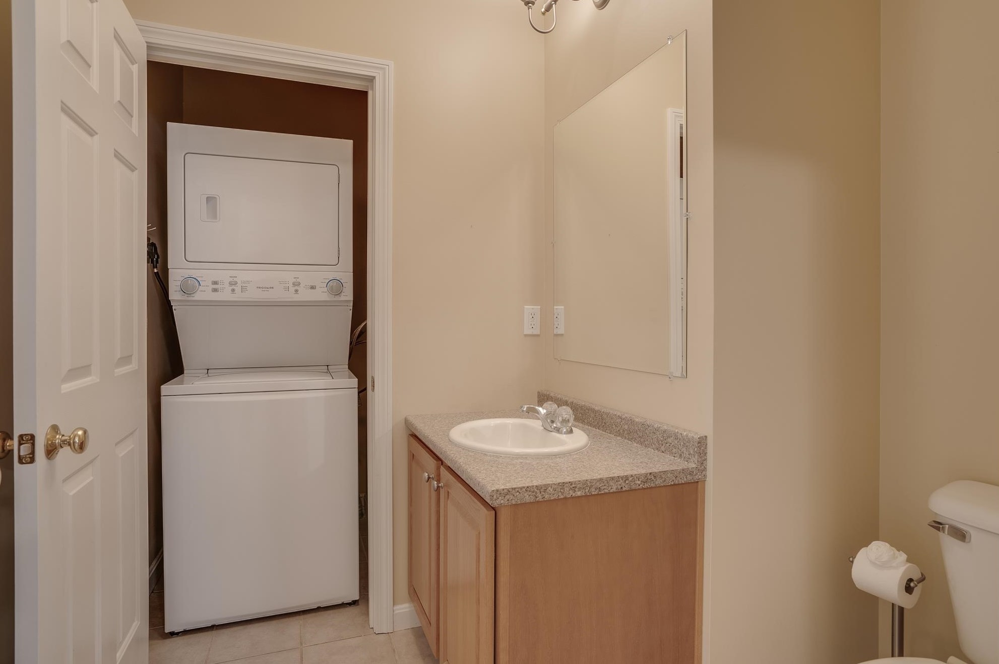 27 Stearns Ln, Merrimack NH 03054-6402 exterior