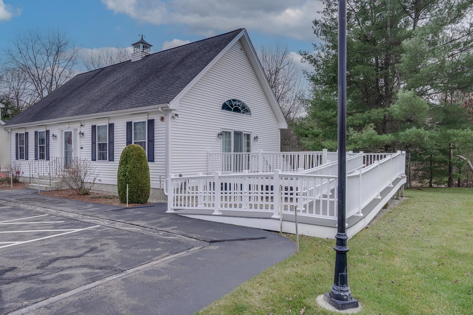 27 Stearns Ln, Merrimack NH 03054-6402 exterior