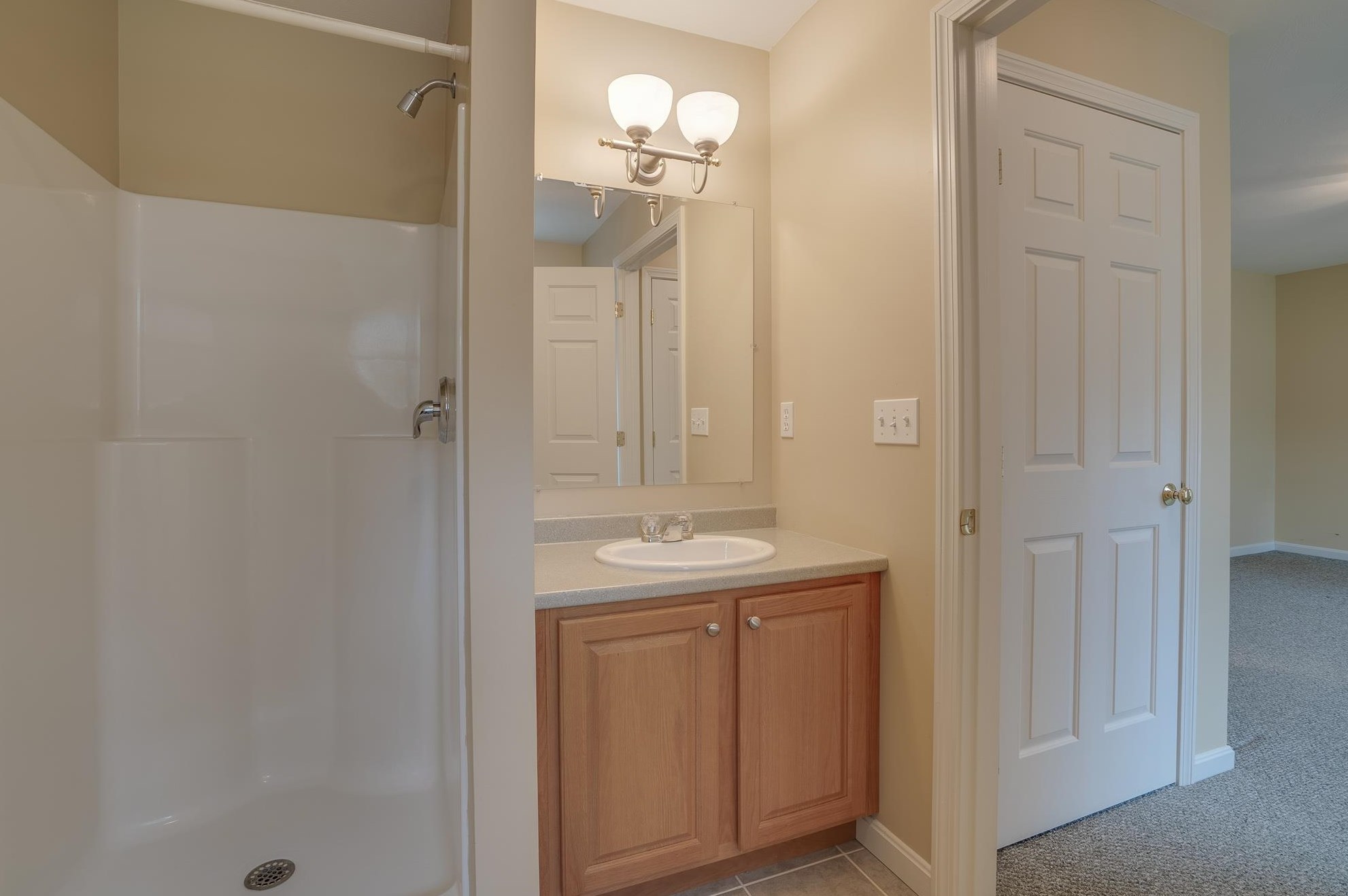 27 Stearns Ln, Merrimack NH 03054-6402 exterior