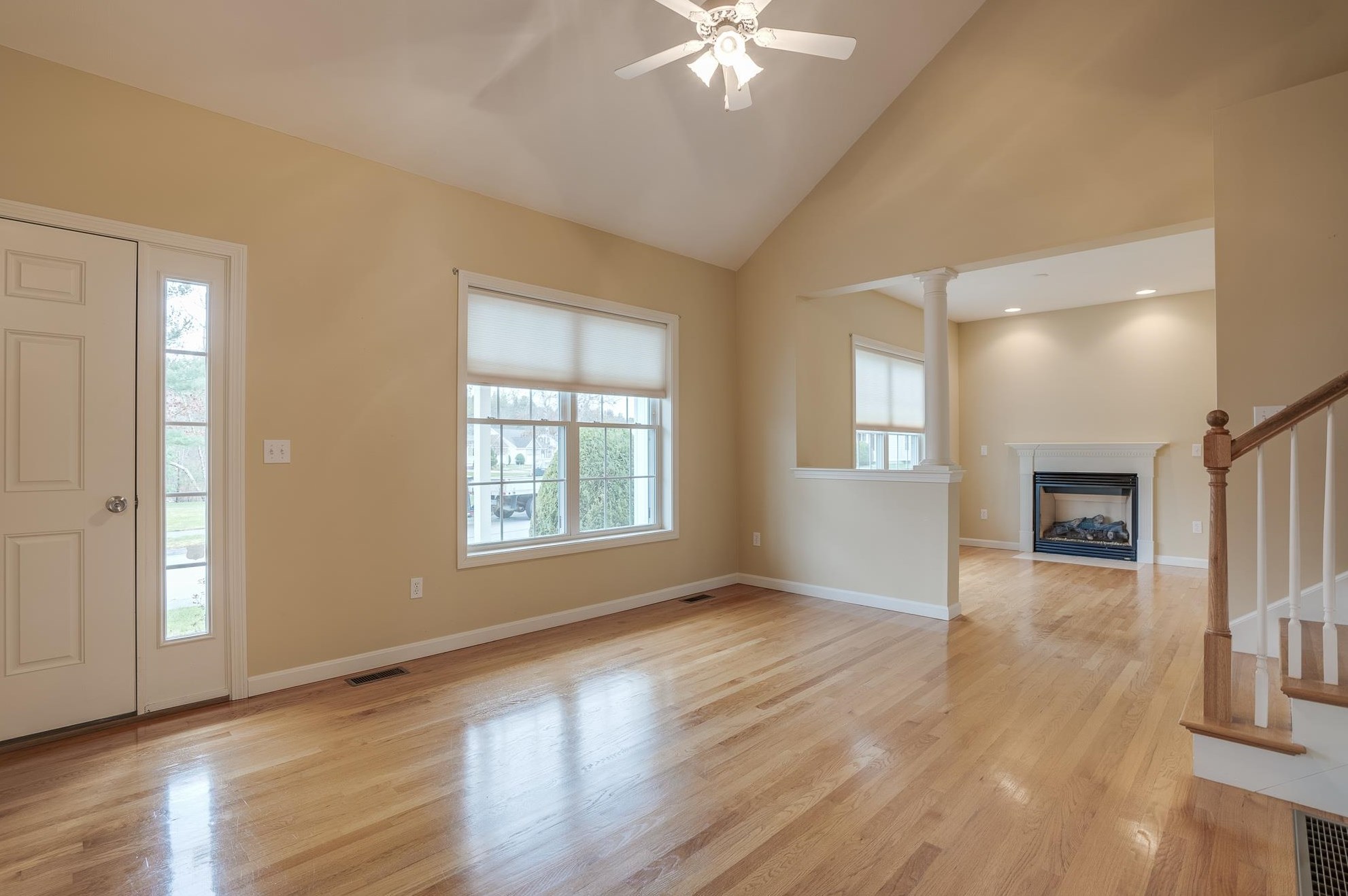 27 Stearns Ln, Merrimack NH 03054-6402 exterior