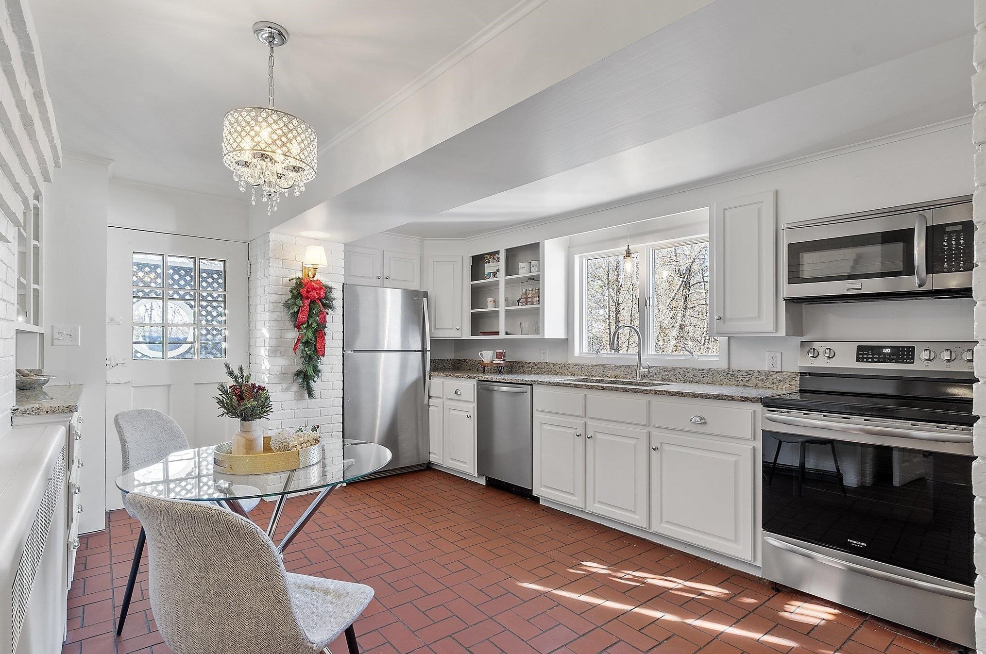 132 Range Rd, Windham NH  03087-2400 exterior