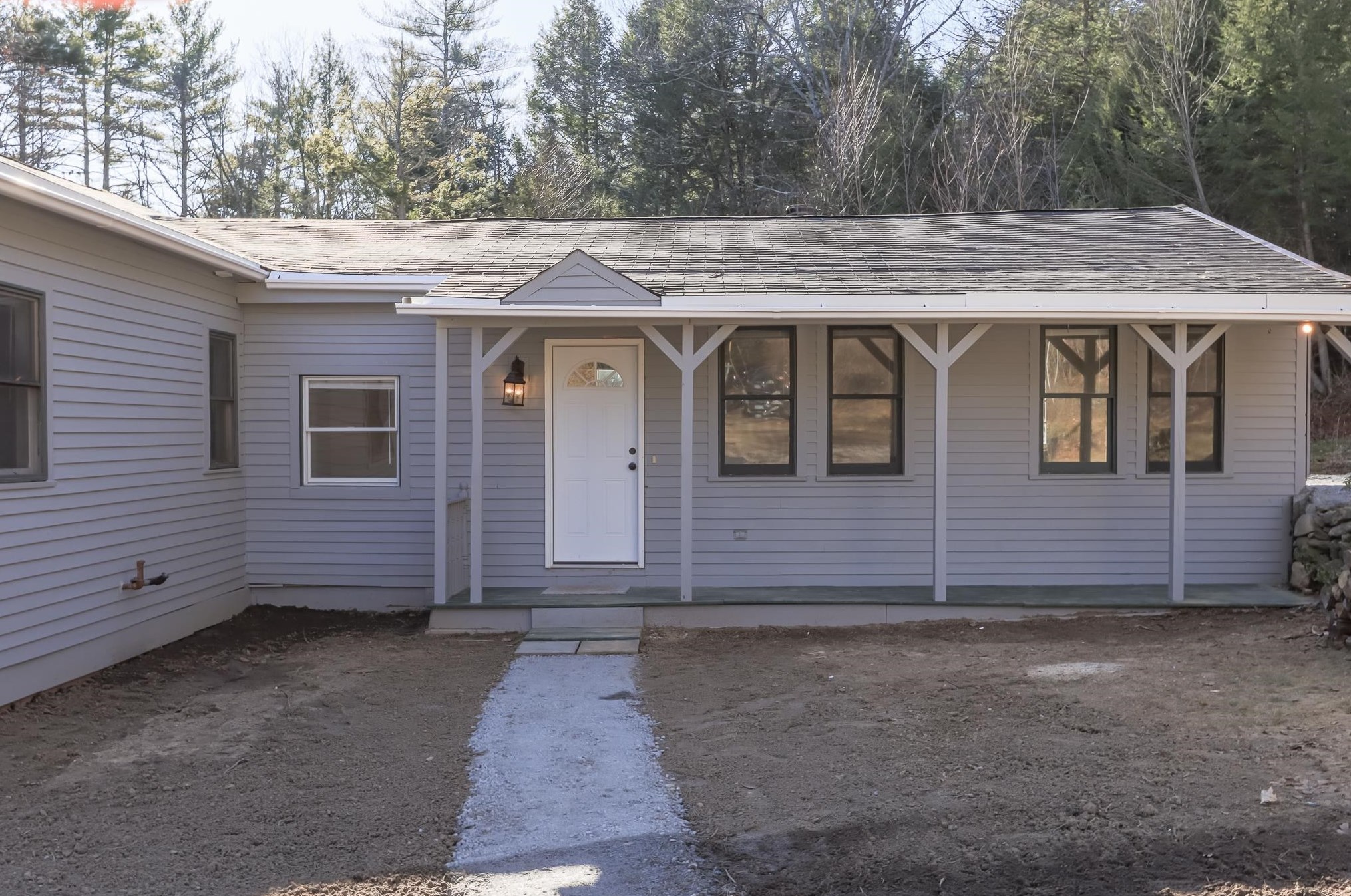 27 Lochwood Dr, New Boston, NH 03070-5021