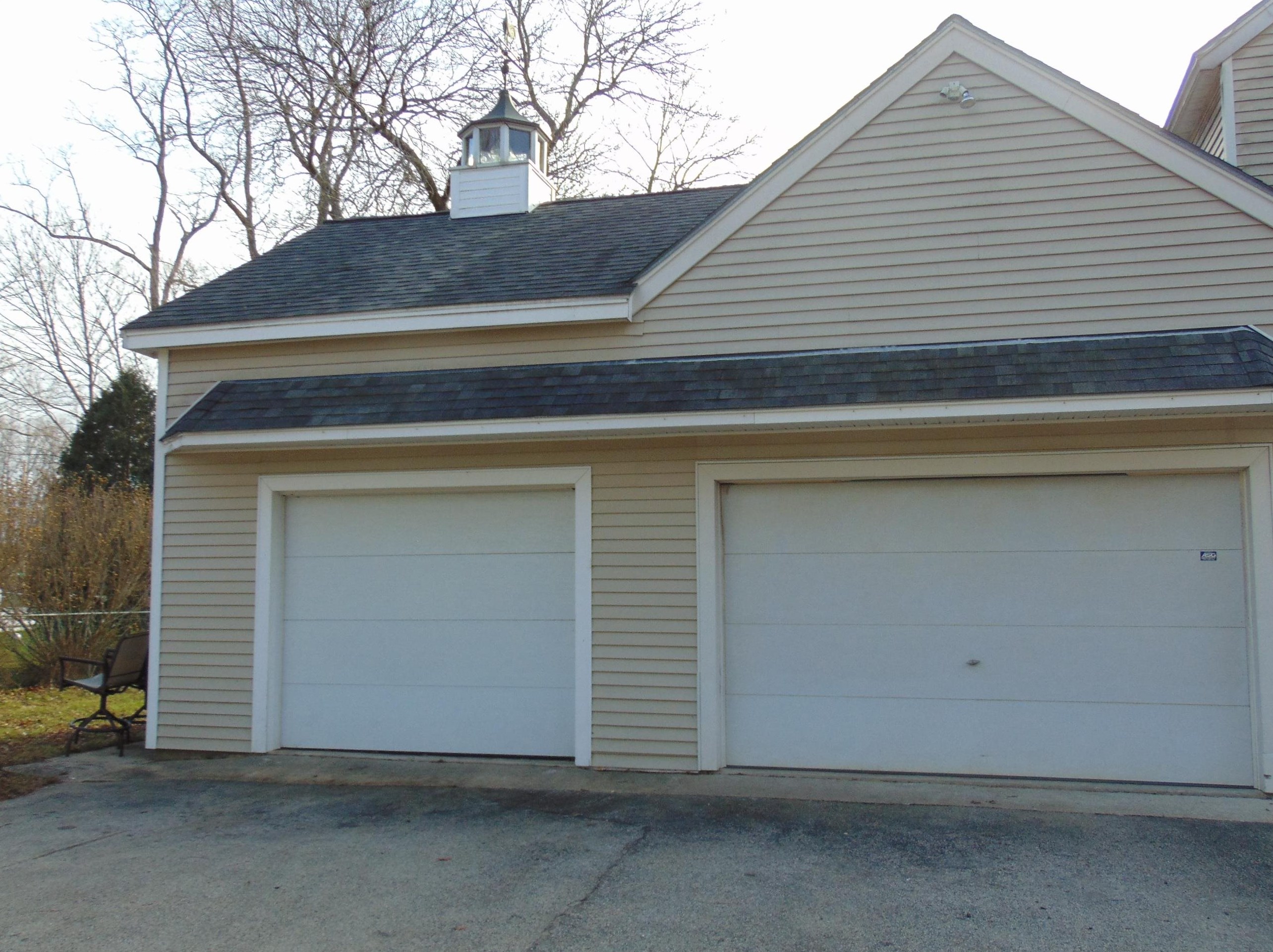 2 Eaton Ln, Seabrook, NH 03874