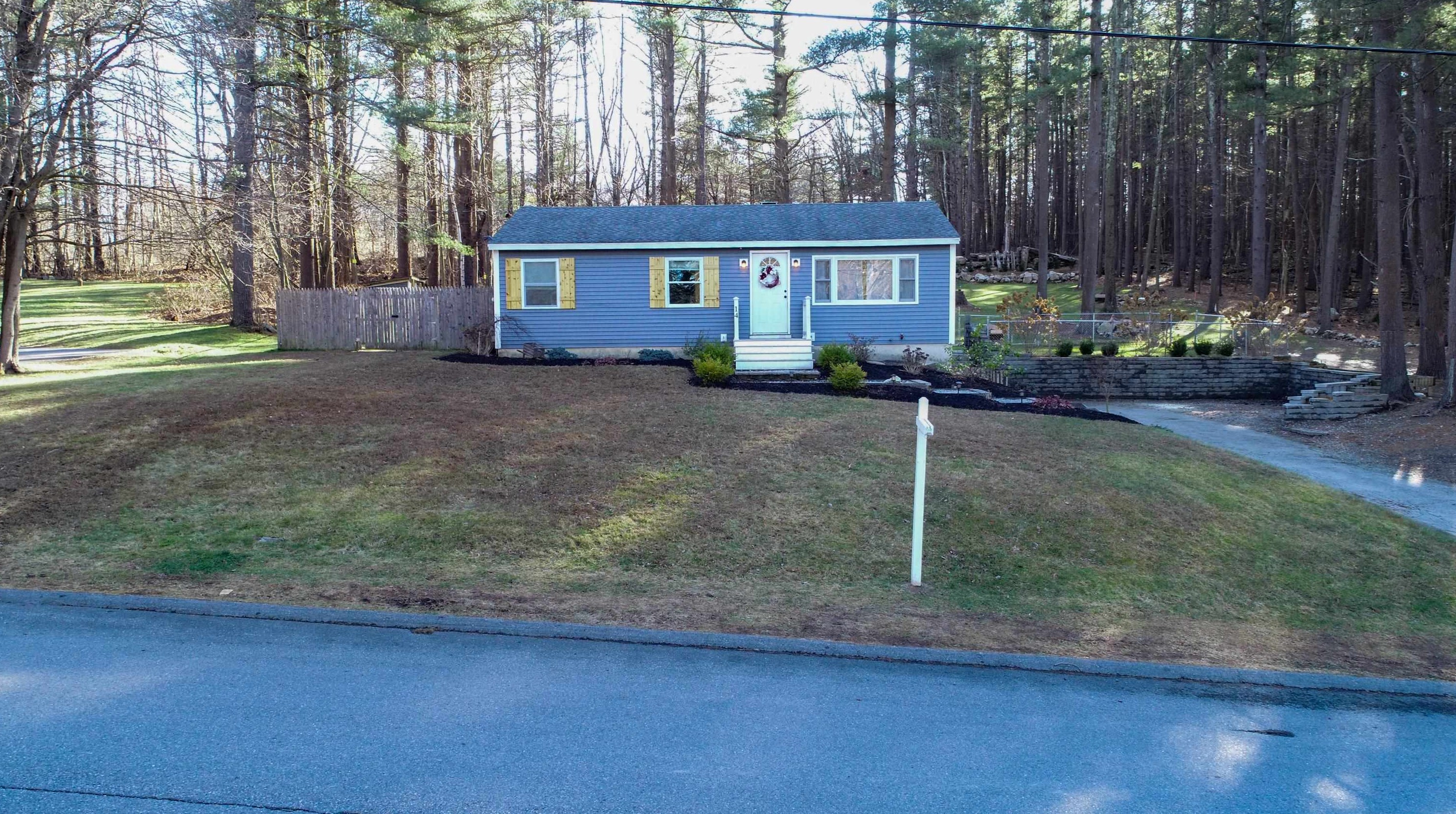 14 Craven Terrace, Derry, NH 03038