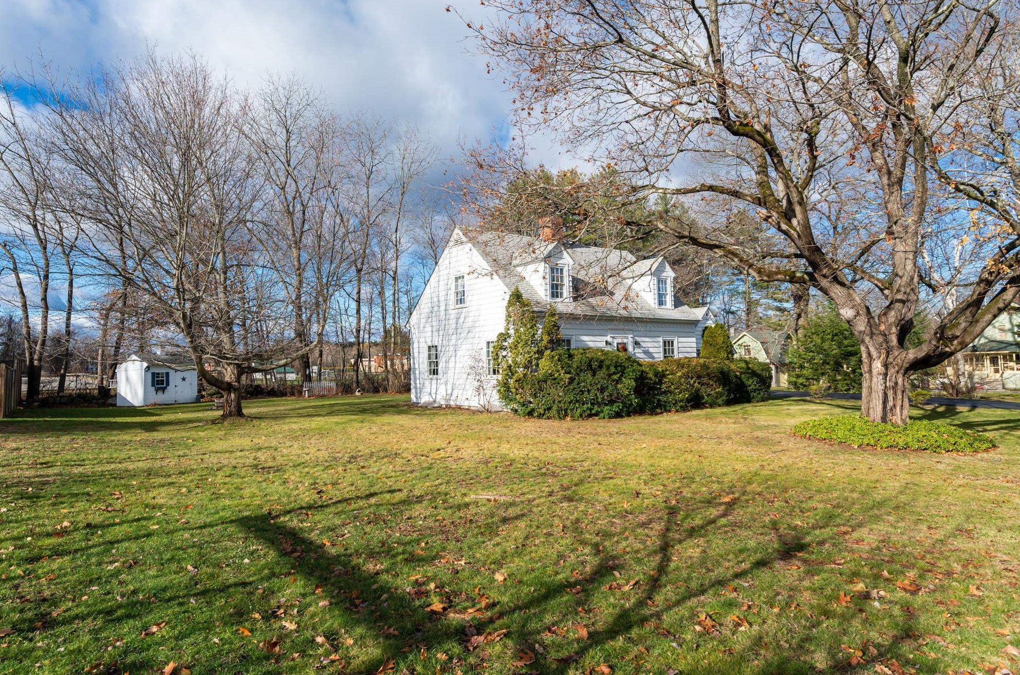 15 King St, Milford, NH 03055-4822