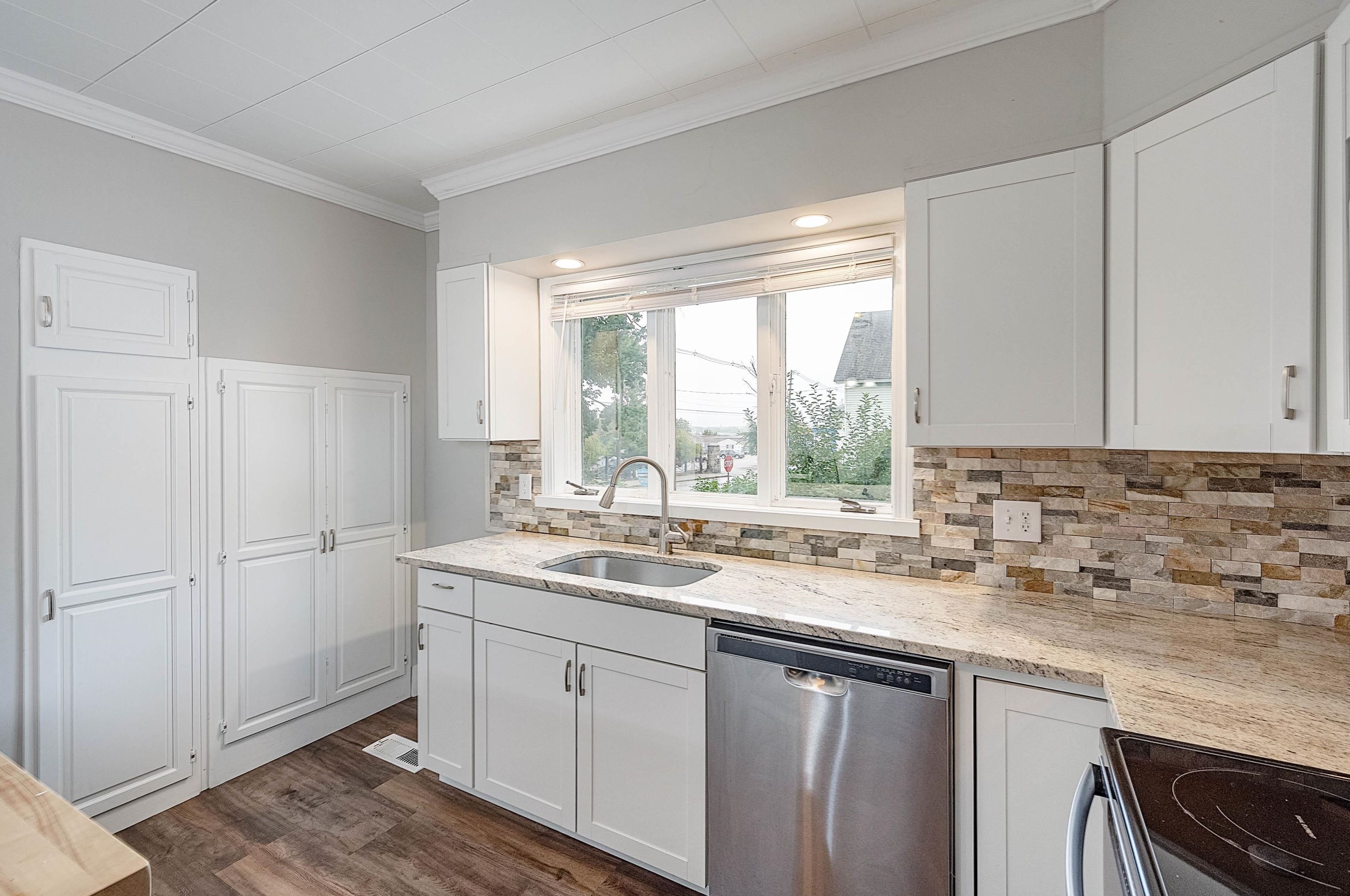 318 Main St, Manchester NH  03102-4032 exterior