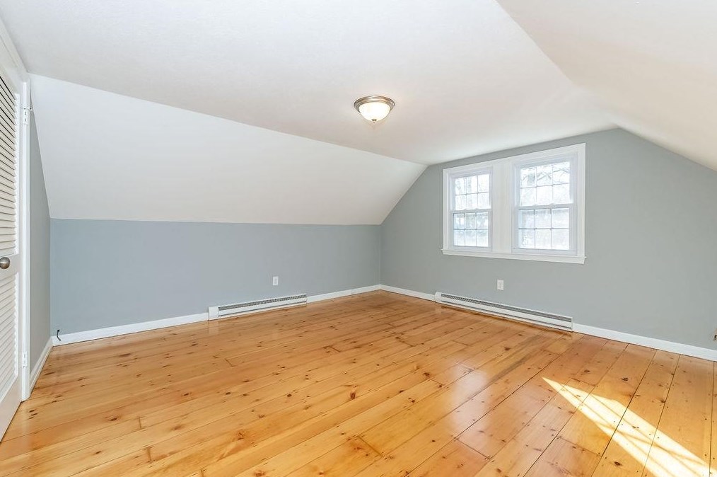 6 Thomas St, Rochester NH  03867-4345 exterior