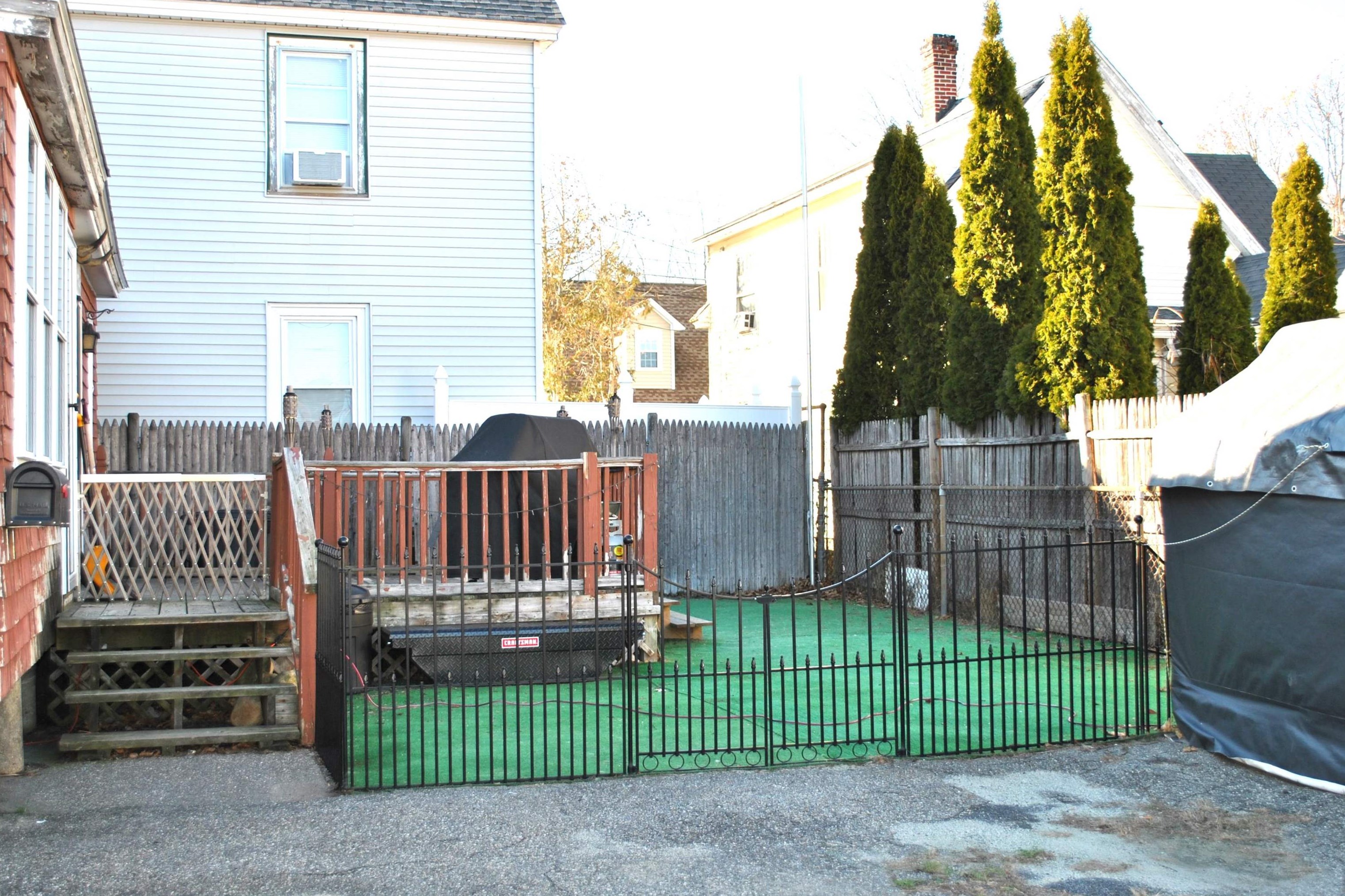 9 Pierce St, Nashua, NH 03060