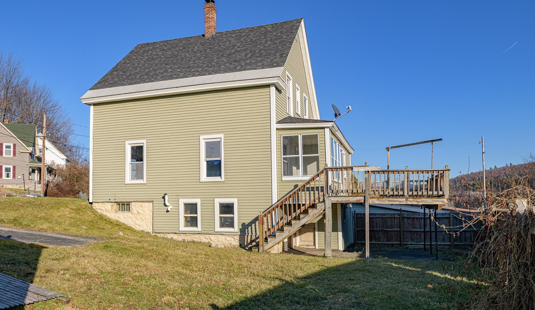 446 School St, Berlin NH  03570-2523 exterior