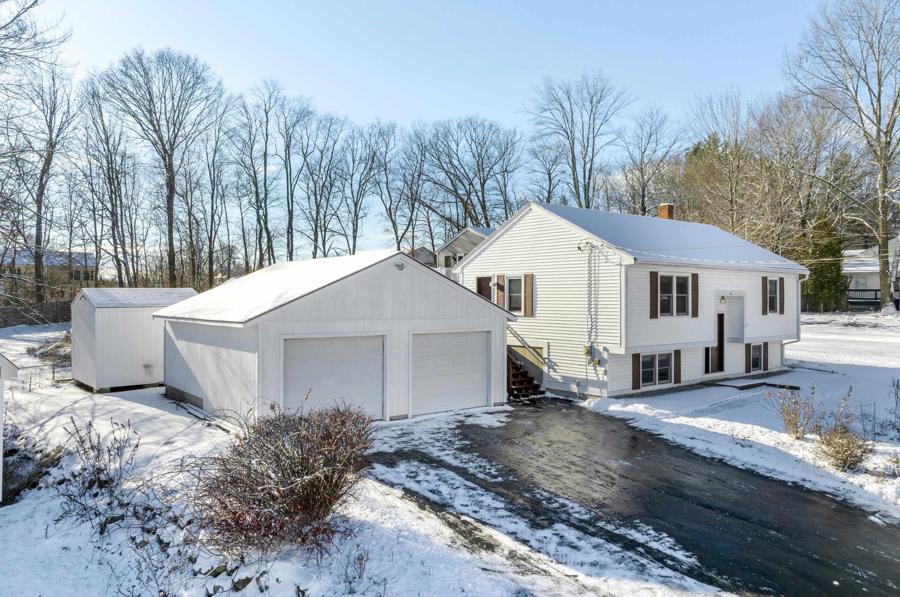 81 Warren Ave, Manchester, NH 03102-1329