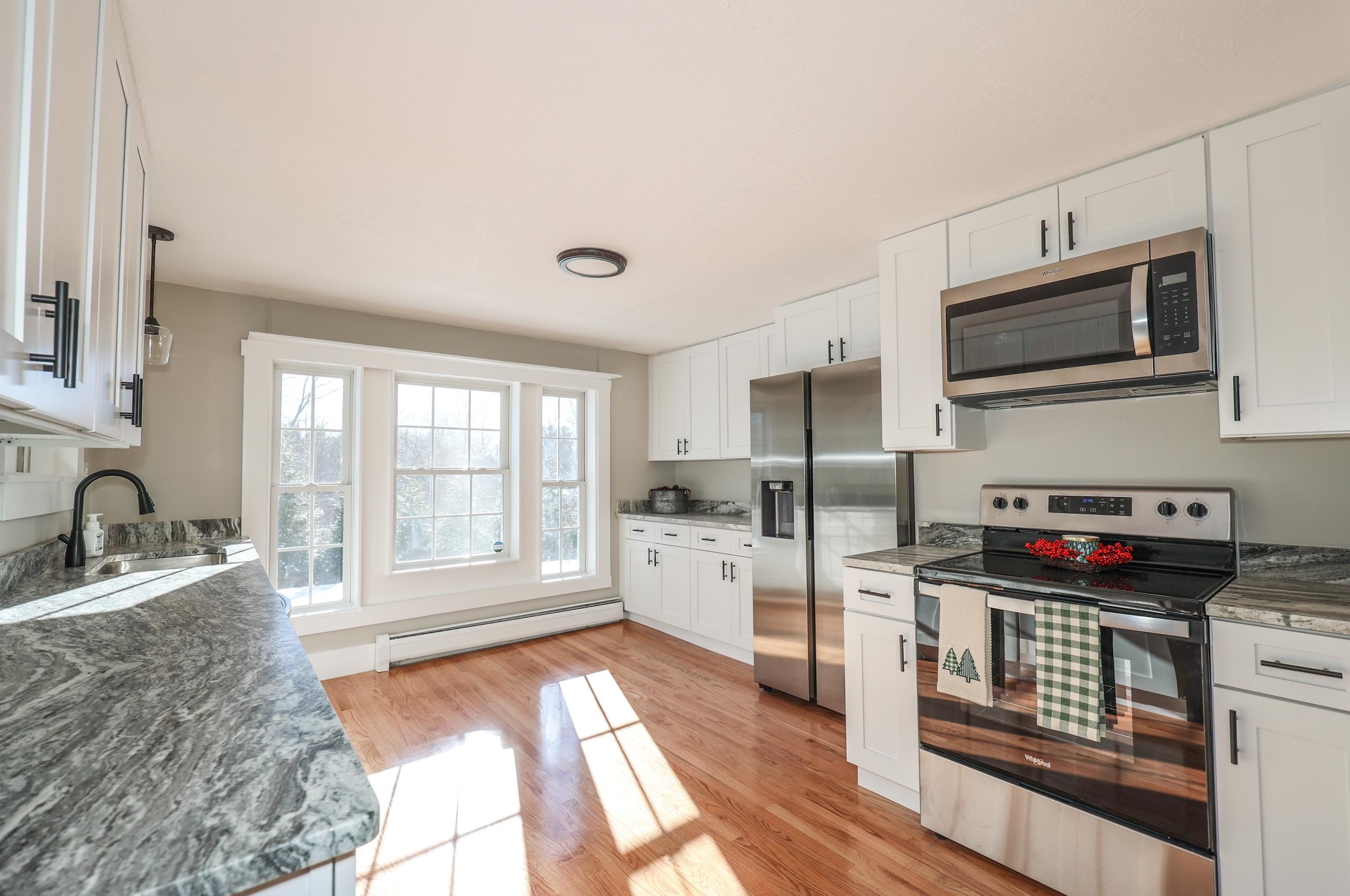 100 Pattee Hill Rd, Goffstown, NH 03045