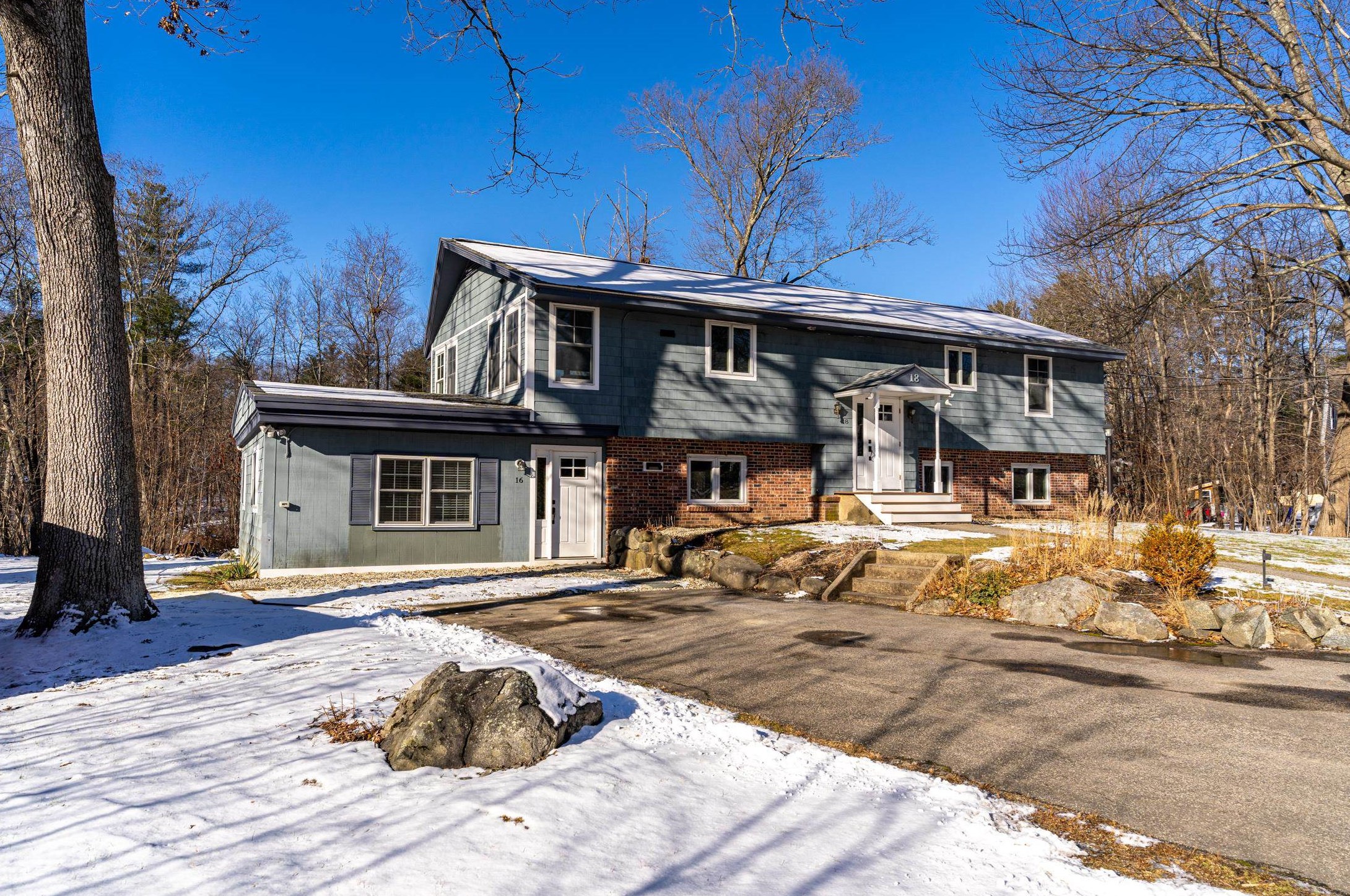 16-18 Hobart St, Kensington, NH 03833