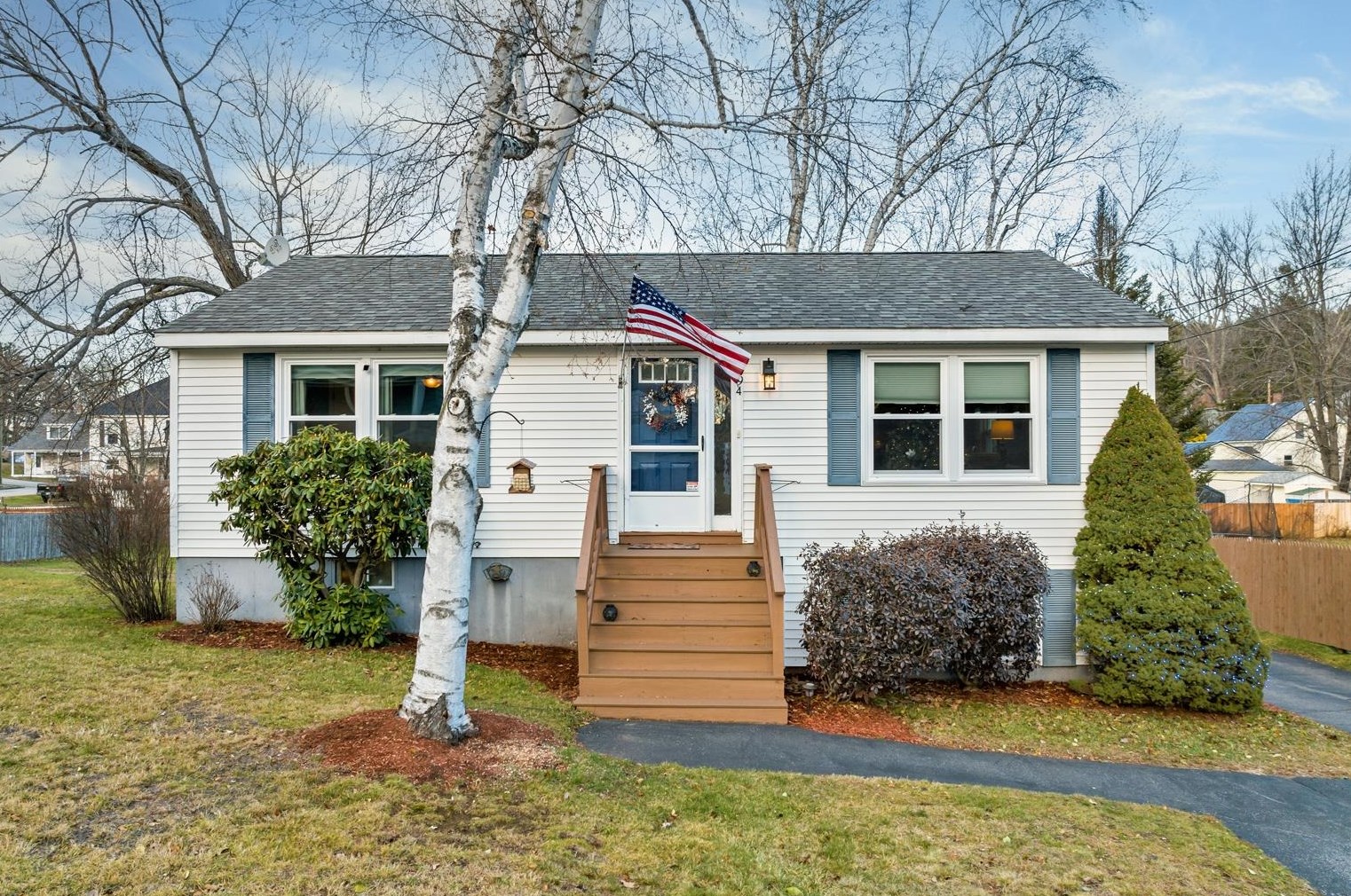 94 Warren St, Laconia, NH 03246