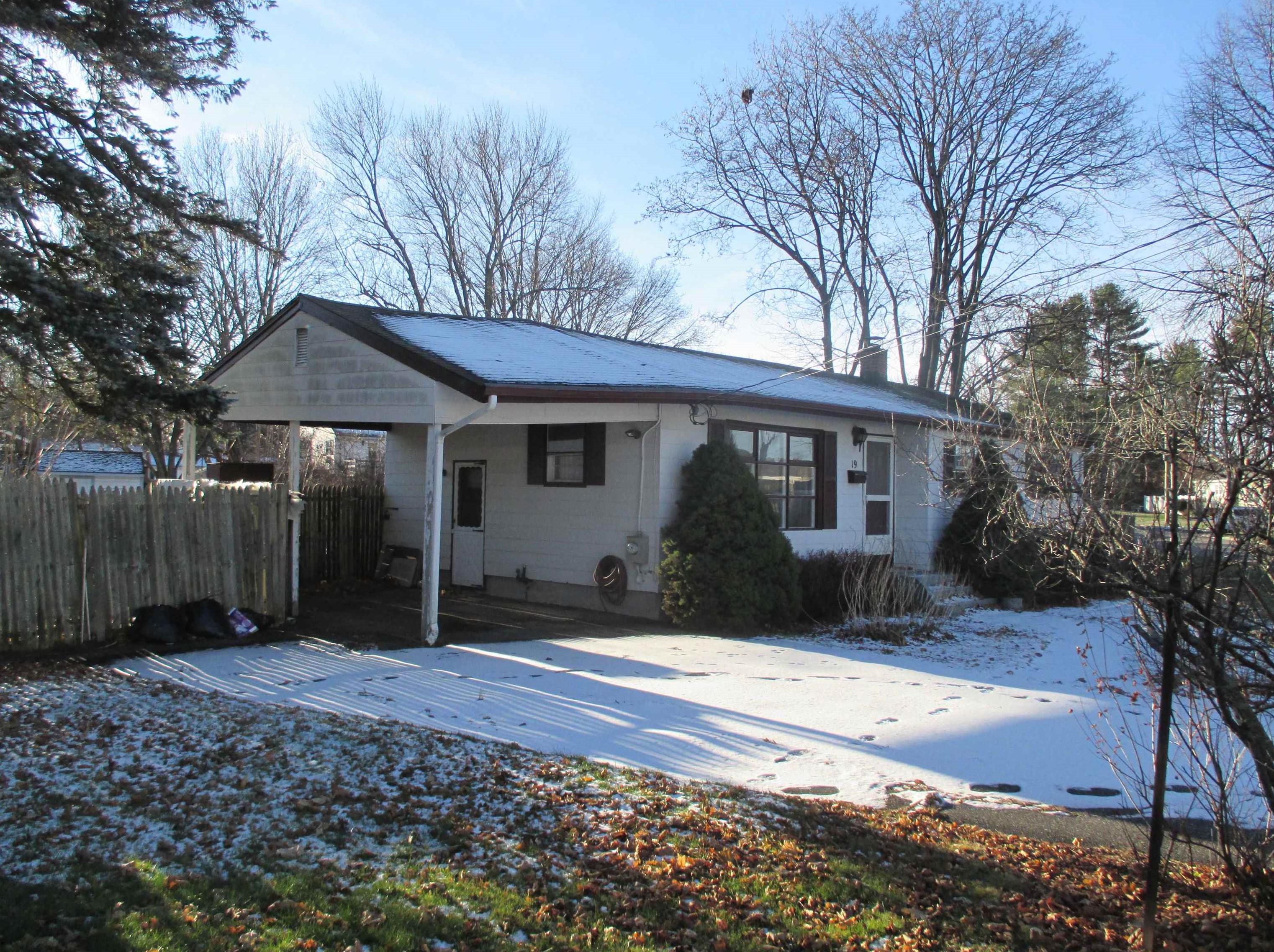 19 Coakley Rd, Portsmouth, NH 03801