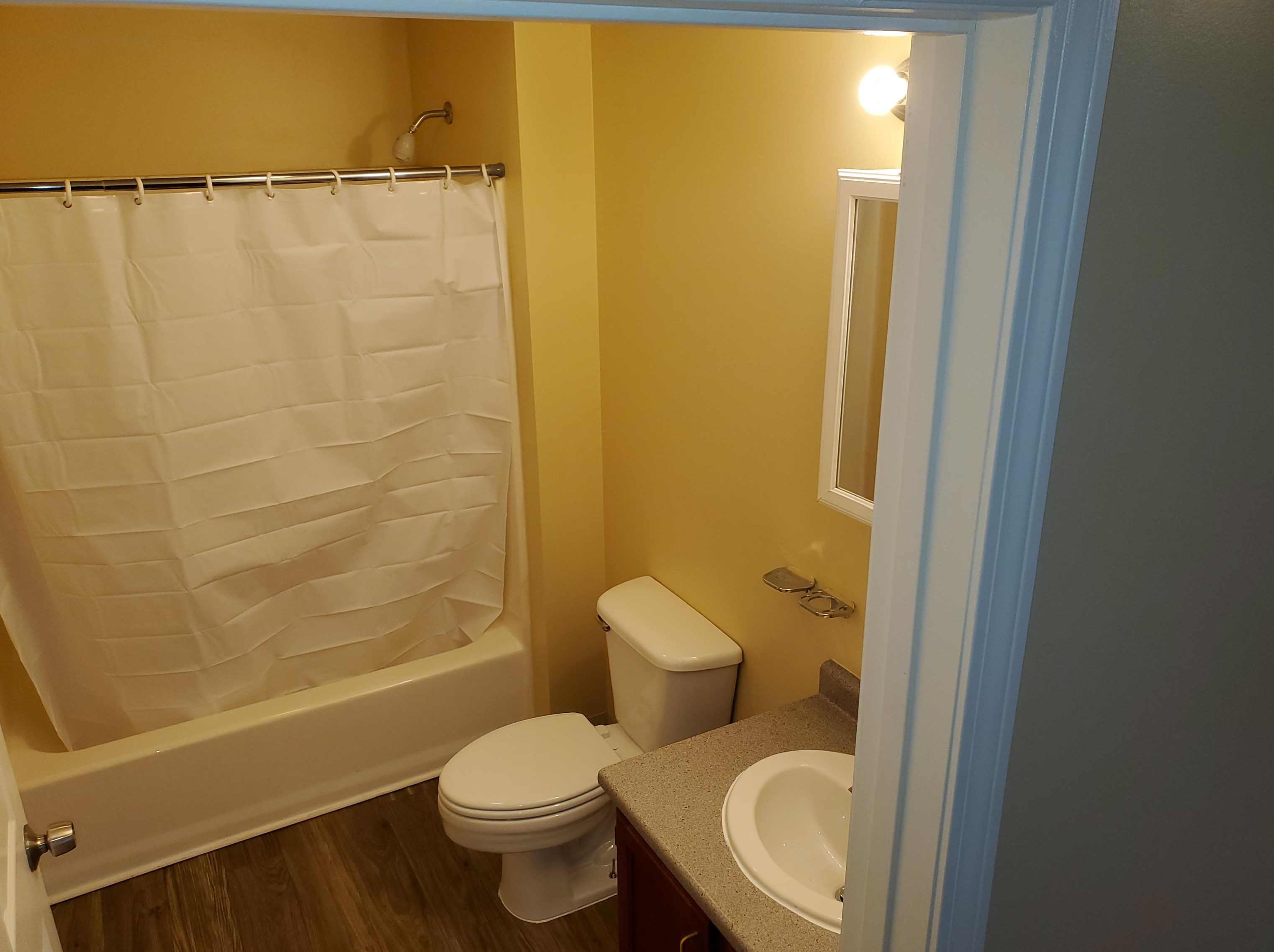 89 Eastern Ave, Manchester NH  03104-4699 exterior