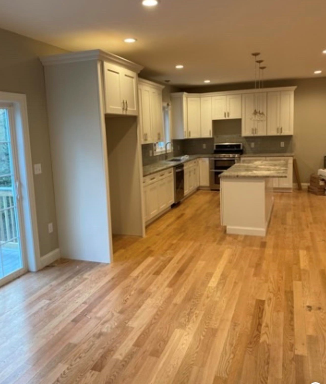 88 Beauview Ave, Nashua, NH 03064