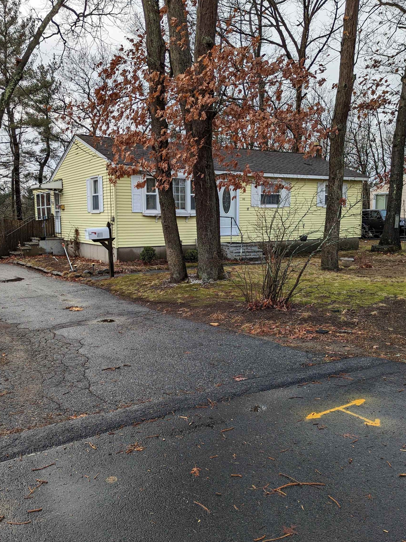 40 Hughey St, Nashua, NH 03064