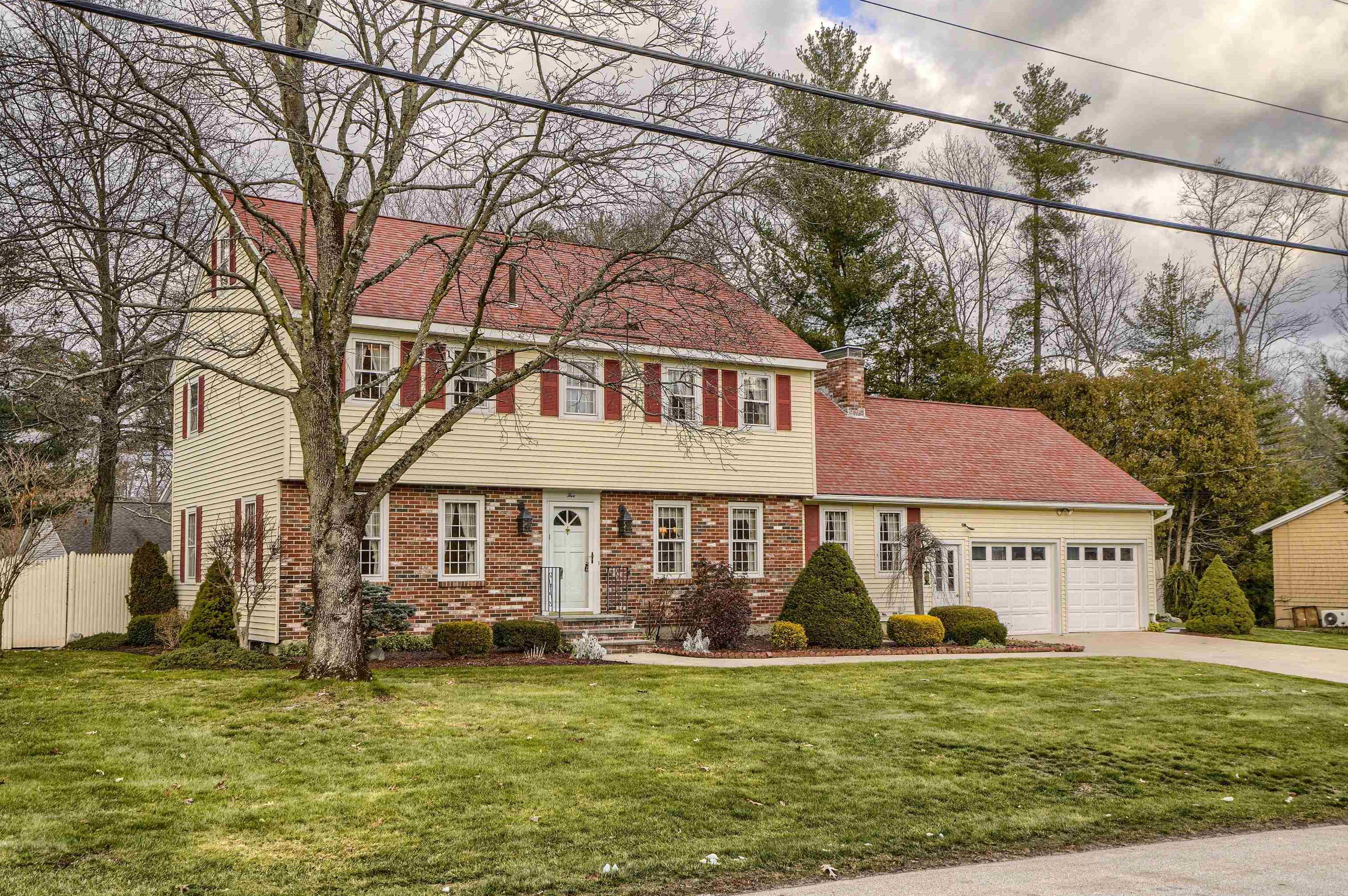 5 Deerhaven Dr, Nashua, NH 03064