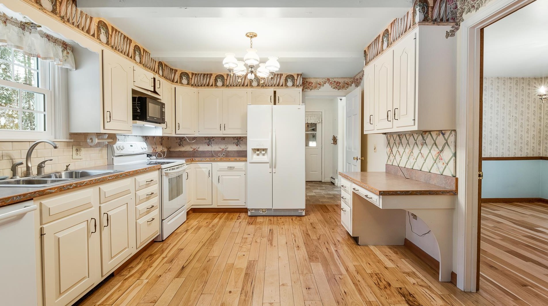 195 Pine Hill Rd, New London, NH 03257-5788