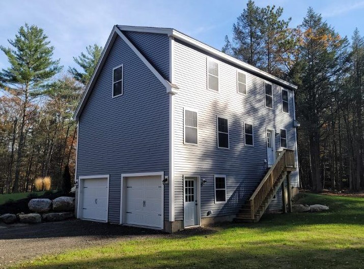 134 Sandown Rd, Danville, NH 03819