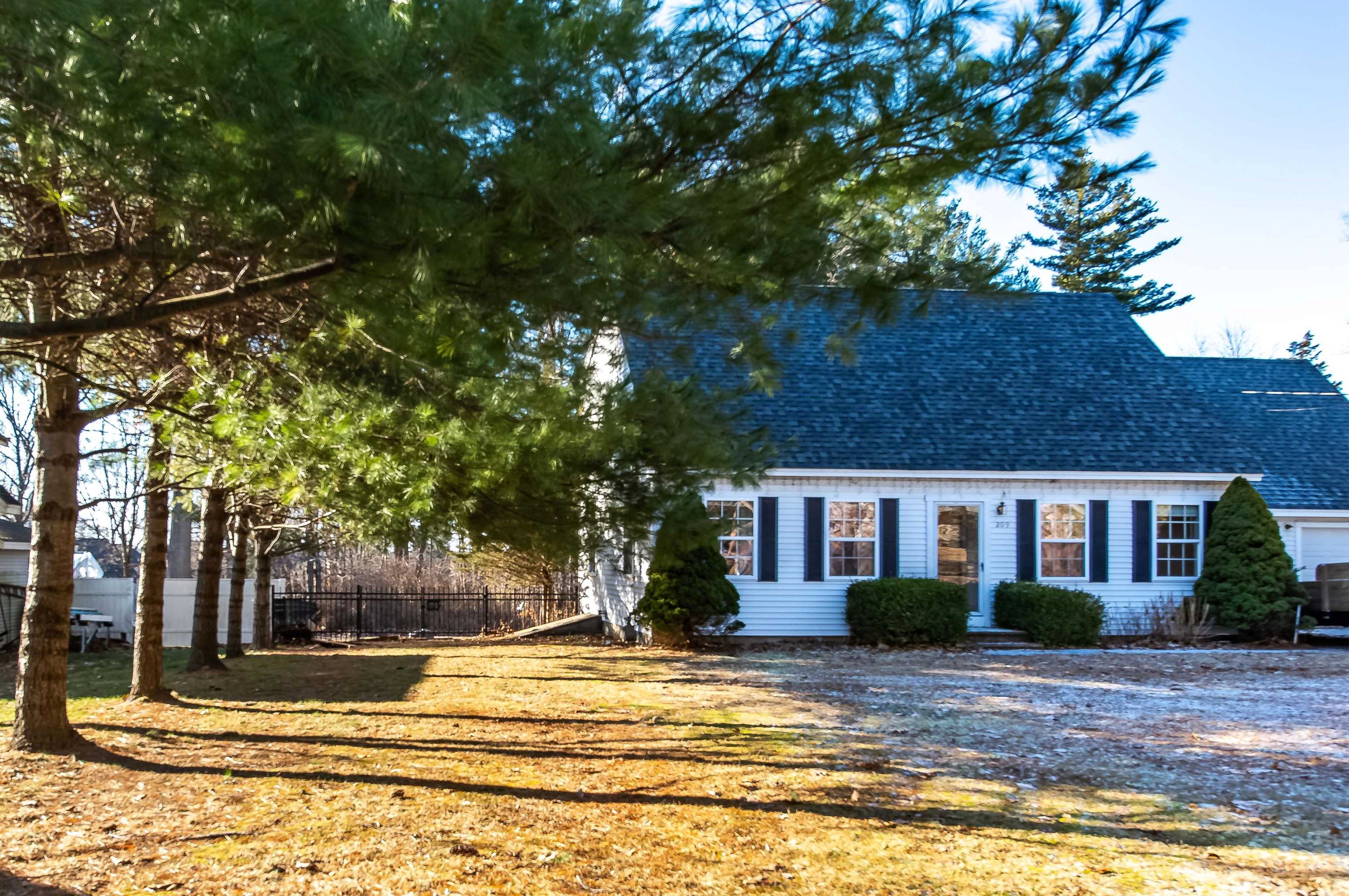 209 Dover Point Rd, Dover, NH 03820