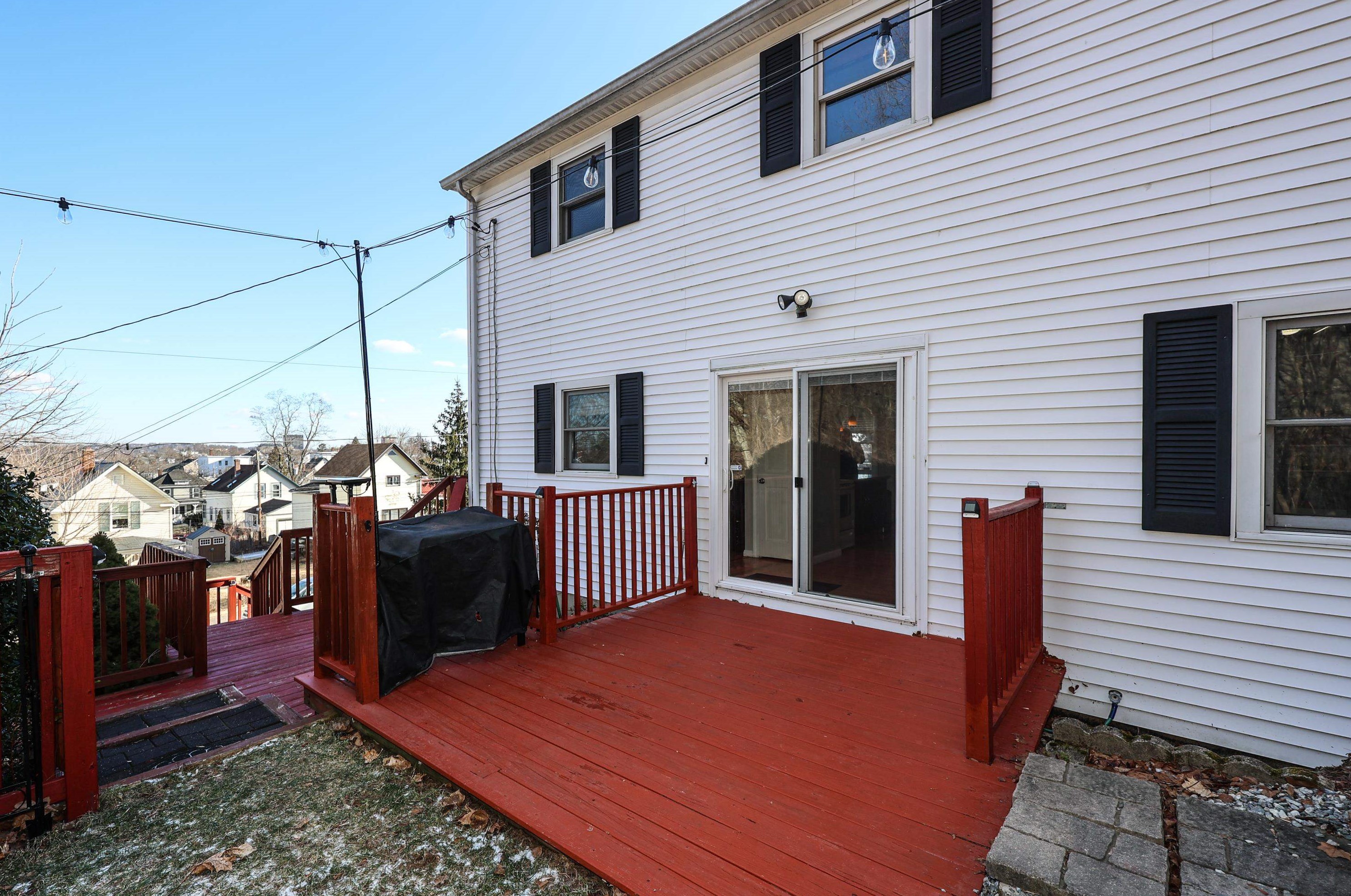 236 Boutwell St, Manchester NH  03102-2935 exterior