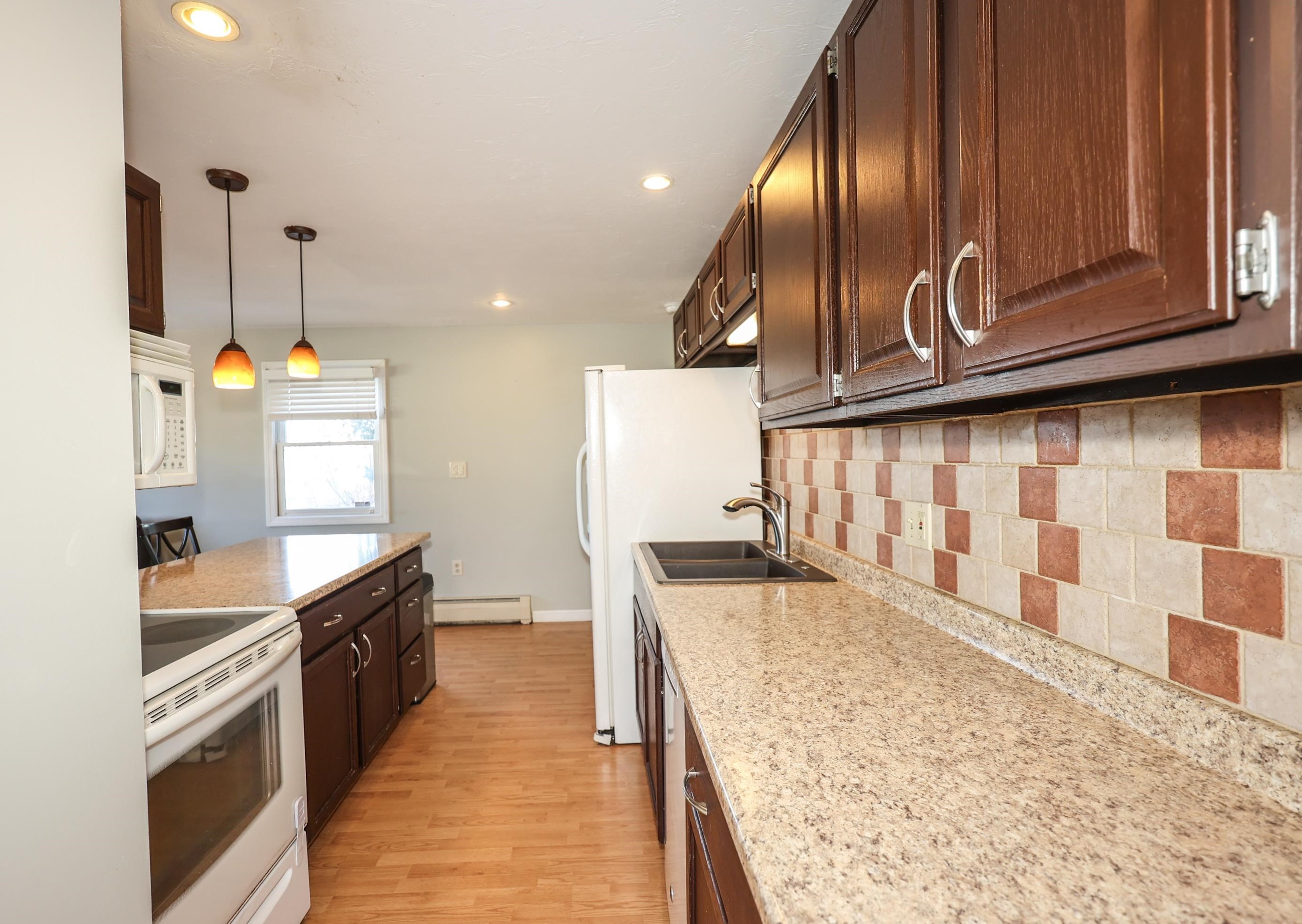 236 Boutwell St, Manchester NH  03102-2935 exterior