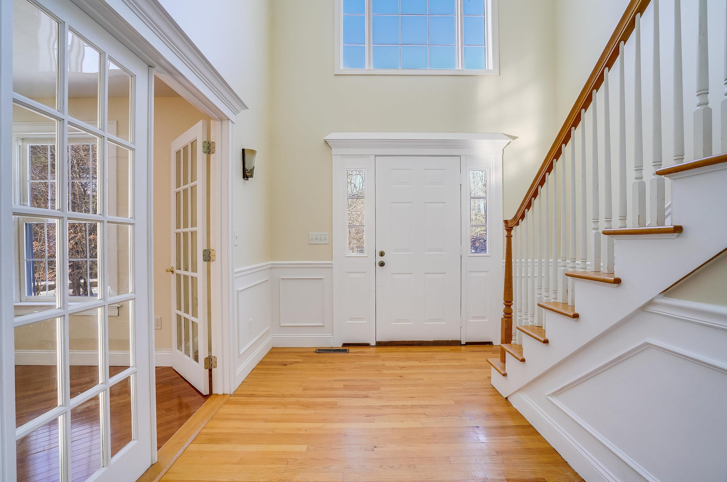 1 Chase Brook Dr, Londonderry, NH 03053