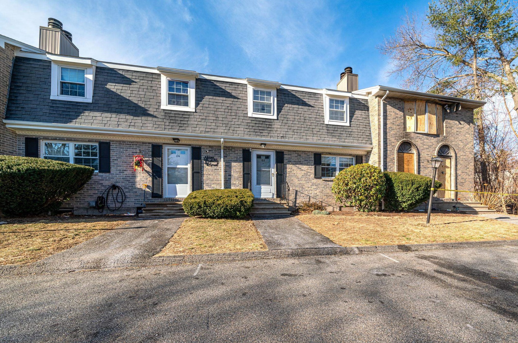 65 Fieldstone Dr, Londonderry, NH 03053