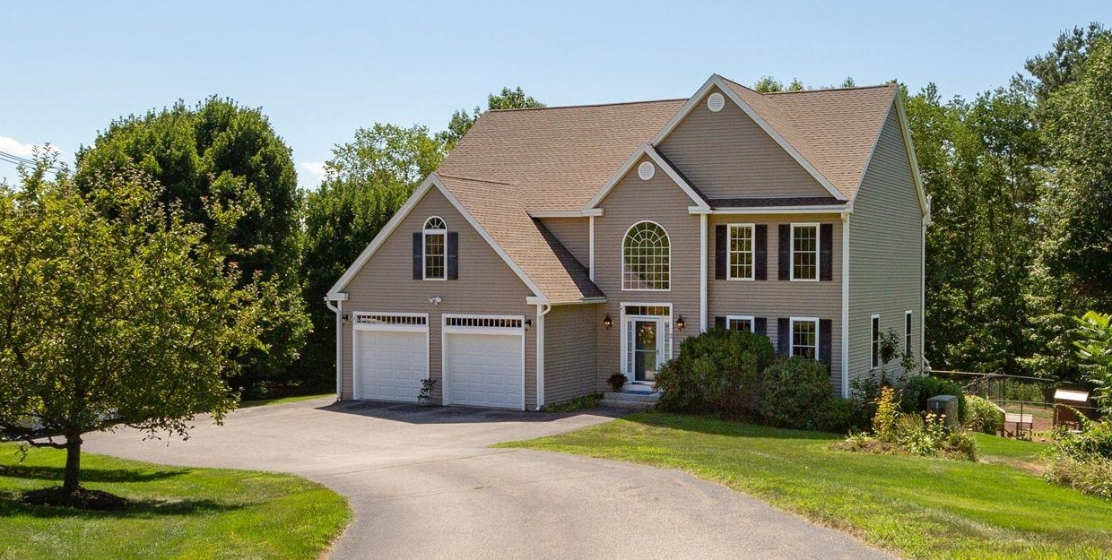2 Purgatory Rd, Mount Vernon, NH 03057